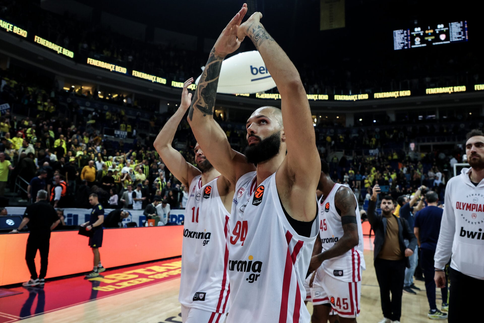 Φενέρ – Ολυμπιακός 88-80: Λύγισαν στην 4η περίοδο οι Πειραιώτες – Δηλώσεις Μπαρτζώκα