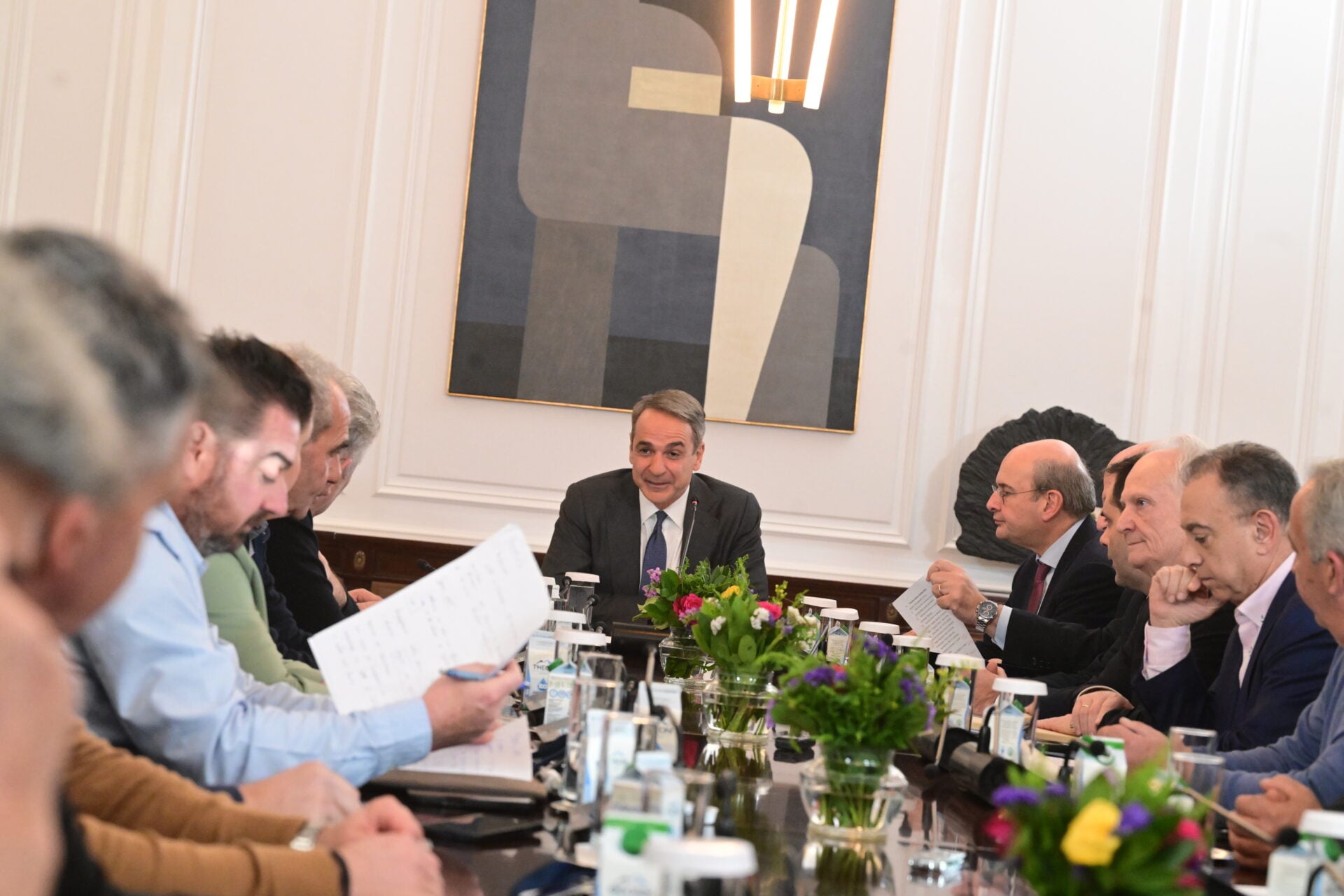 Πολύ κακό για το τίποτα – Οι ανακοινώσεις Μητσοτάκη μετά τη συνάντηση με τους “πρόθυμους” – Απειλές και τελεσίγραφα στους αγρότες των μπλόκων (ΒΙΝΤΕΟ)