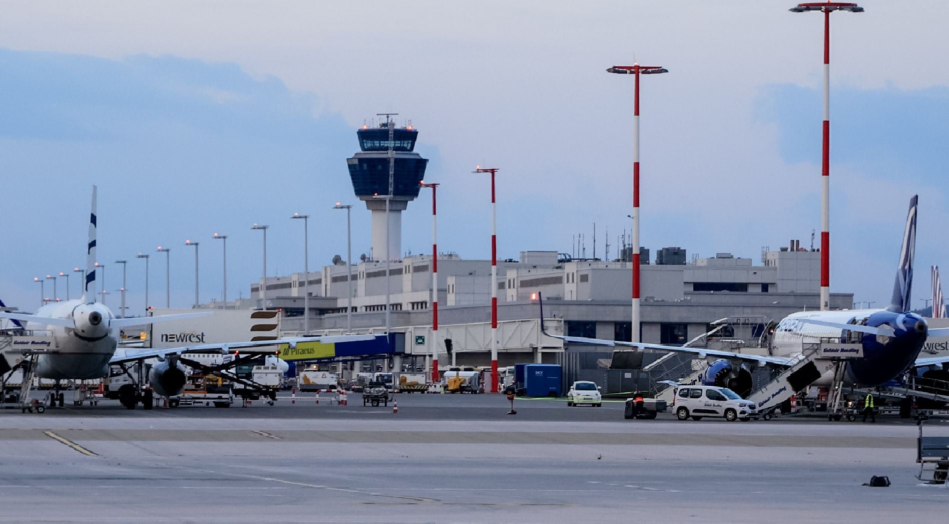 Δραματική επιβεβαίωση της «Δημοκρατίας»: «Οι Γερμανοί ζήτησαν τον εναέριο χώρο μας»