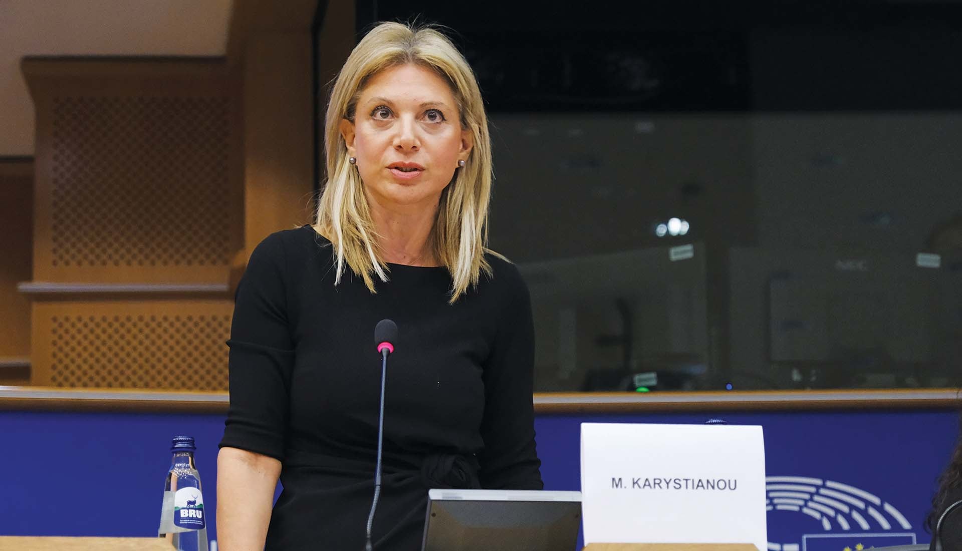 Ποιοι… φλερτάρουν με το «κόμμα Καρυστιανού»