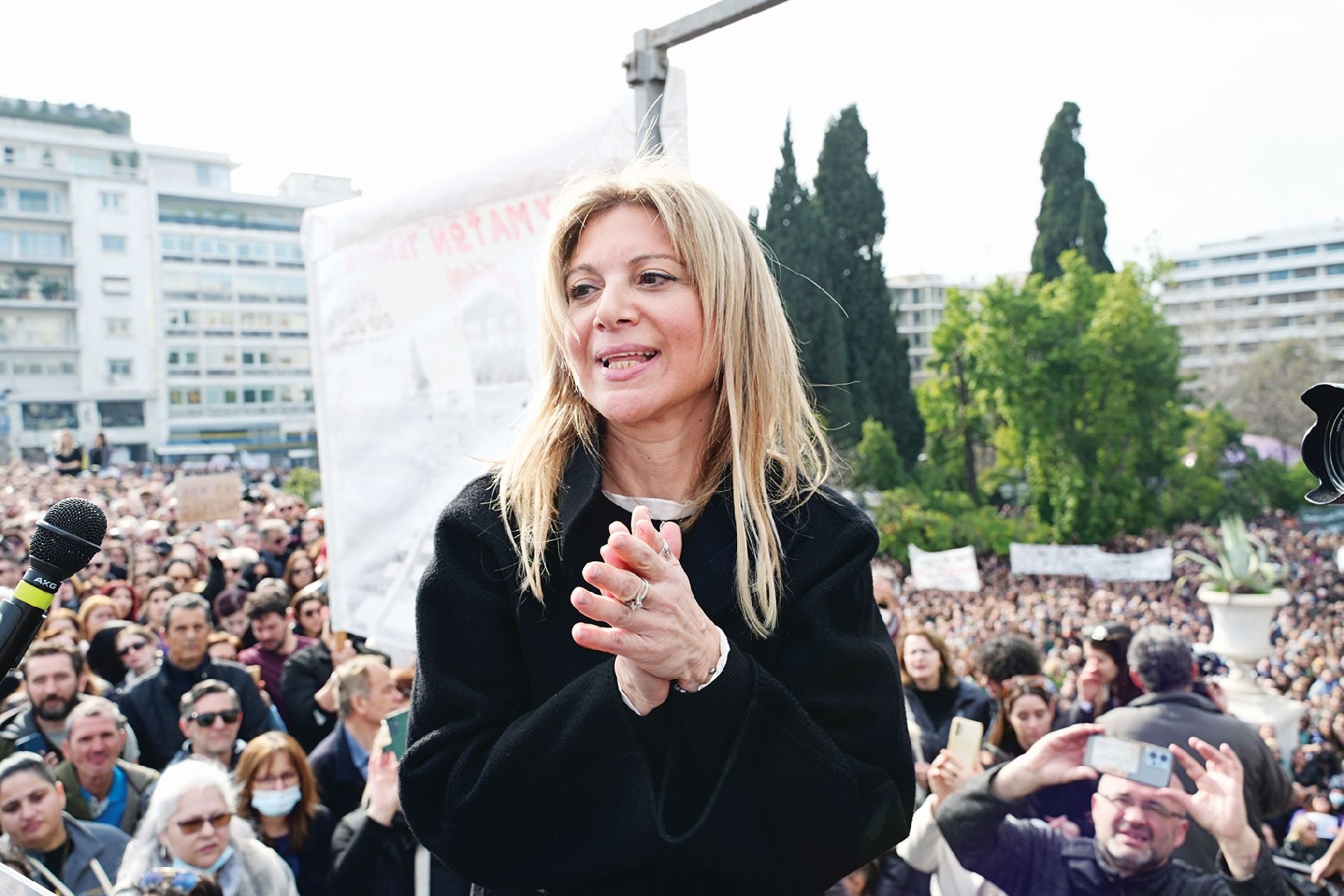 Φουλ οι… μηχανές για το κόμμα Καρυστιανού