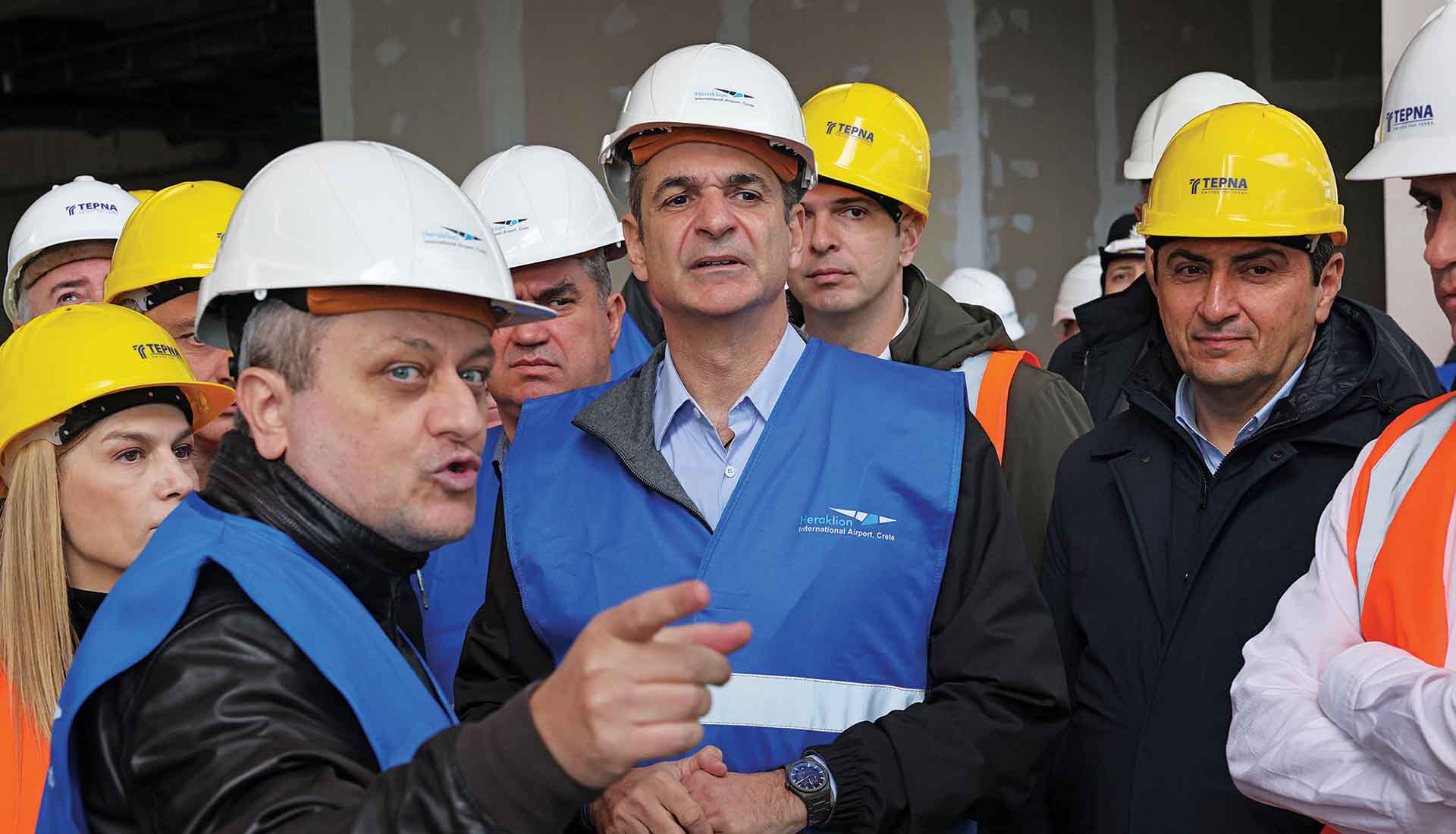 «Αυτοκόλλητοι» Μητσοτάκης – Αυγενάκης στο Καστέλλι