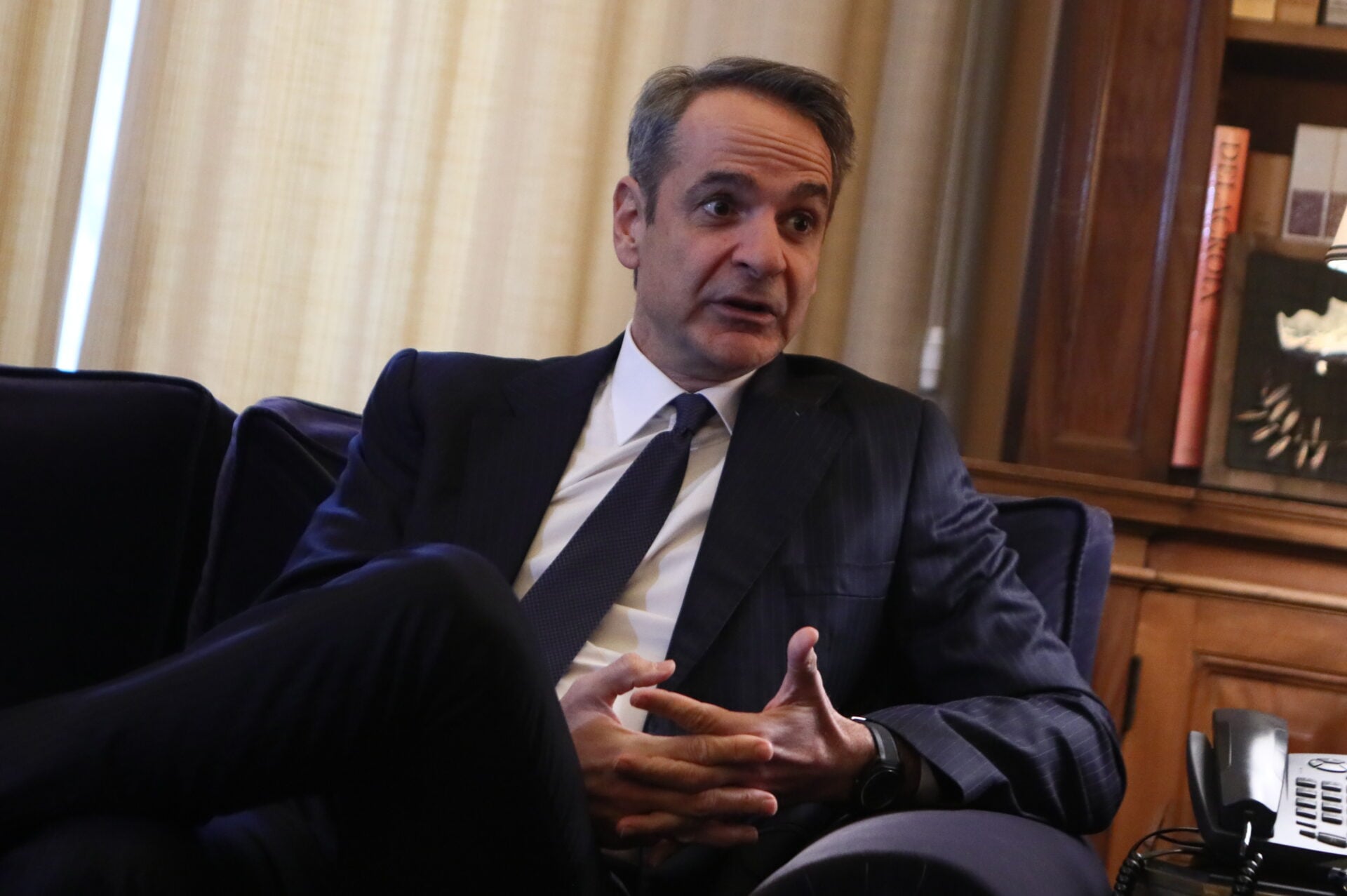 Το κυριακάτικο αφήγημα Μητσοτάκη συγκρούεται με την καθημερινότητα