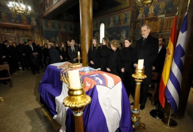 Ισπανία: Λαϊκό προσκύνημα για την πριγκίπισσα Ειρήνη – Αύριο στην αθήνα ο Τατόι η