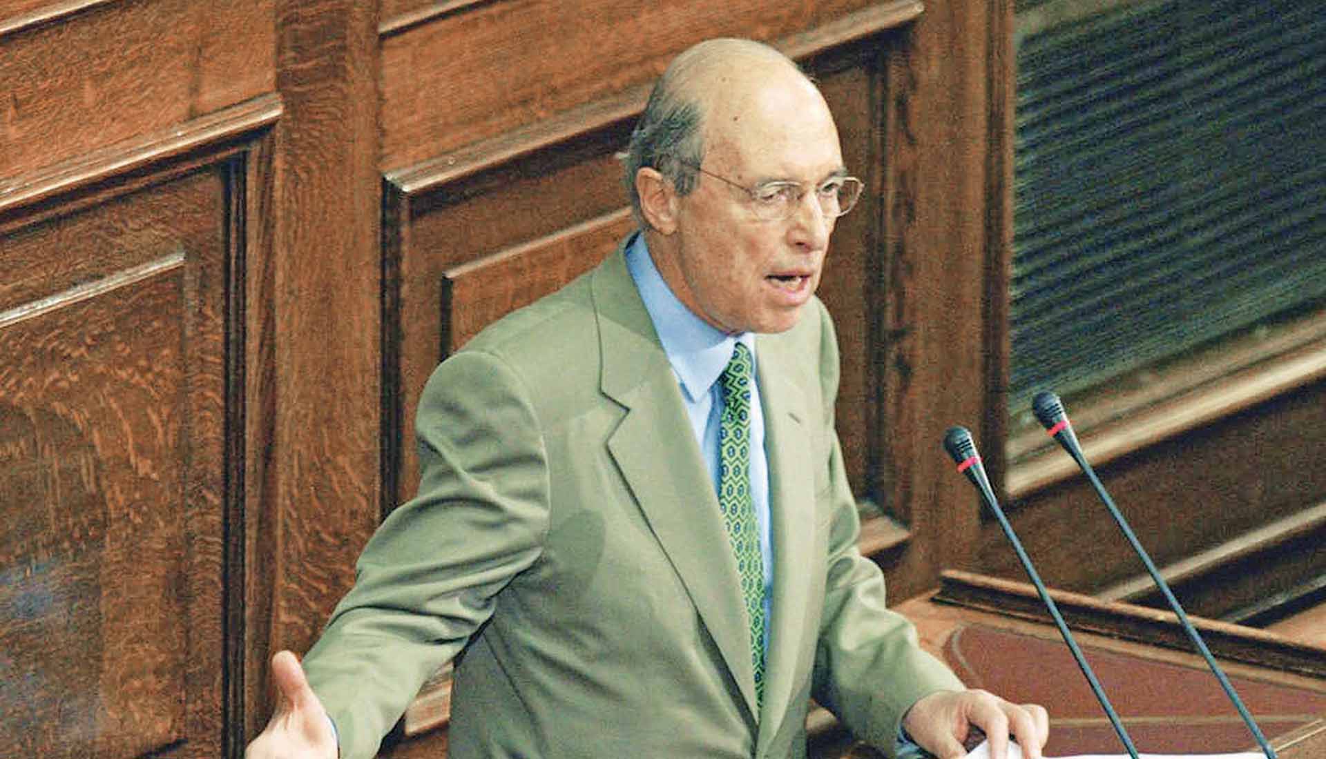 Η εξομοίωση του πλήθους με τον Σημίτη