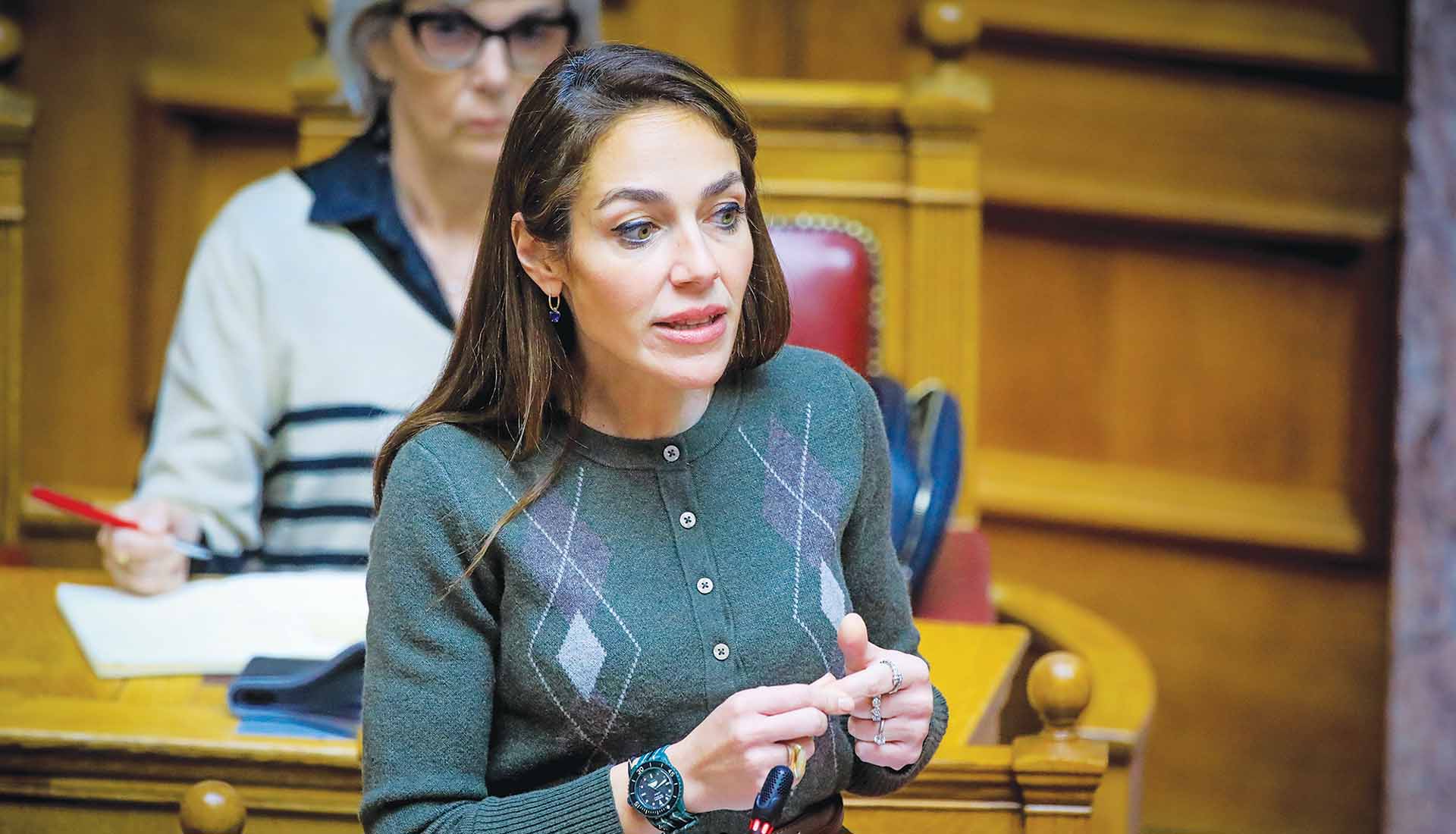 Η Δόμνα κρύβεται για τα 300 εκατ. των απόρων