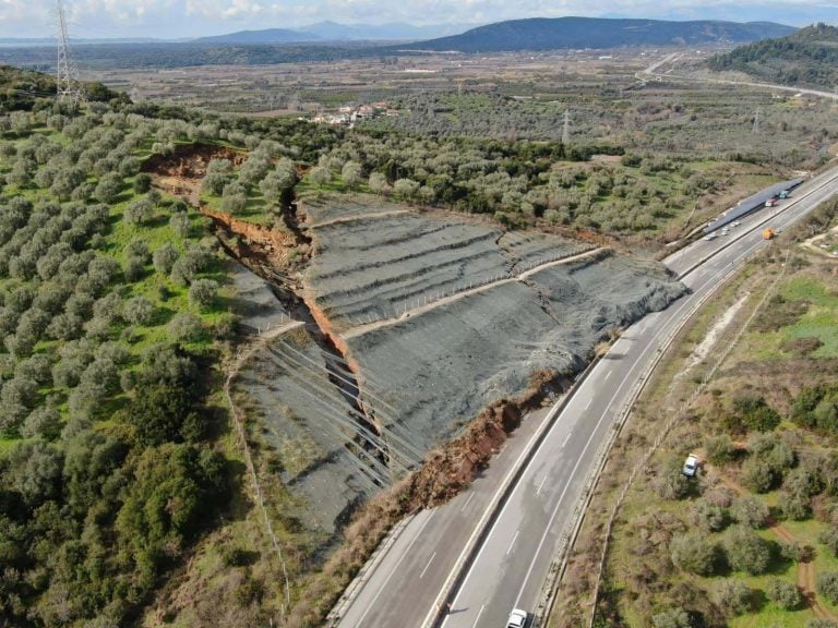 Ιόνια Οδός: Ξεκίνησαν έργα αποκατάστασης από την κατολίσθηση στην Αιτωλοακαρνανία