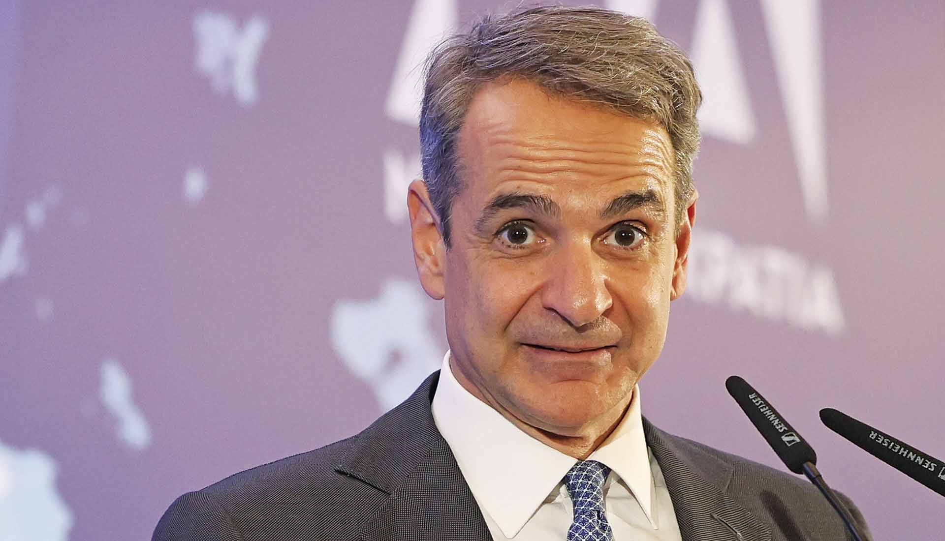 Διπλό παιχνίδι από Μητσοτάκη