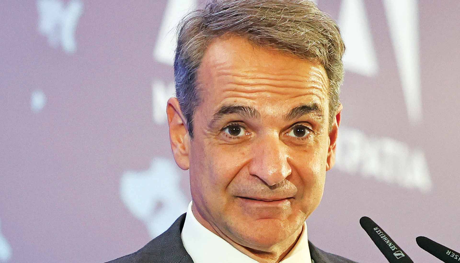 Ζωή στα 300%: Πολιτική, πορτοφόλι και πικρό γέλιο