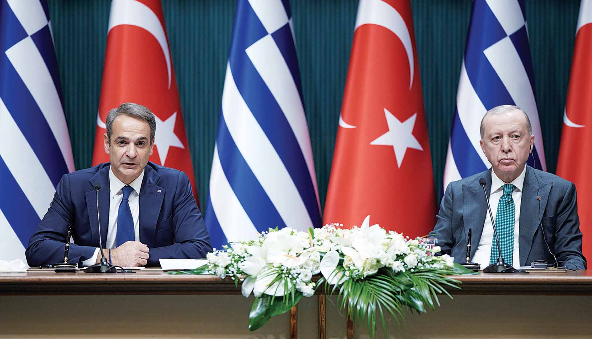 8 κόκκινες κάρτες στον Μητσοτάκη! – Γιατί η επίσκεψη στην Άγκυρα έβλαψε τα εθνικά συμφέροντα