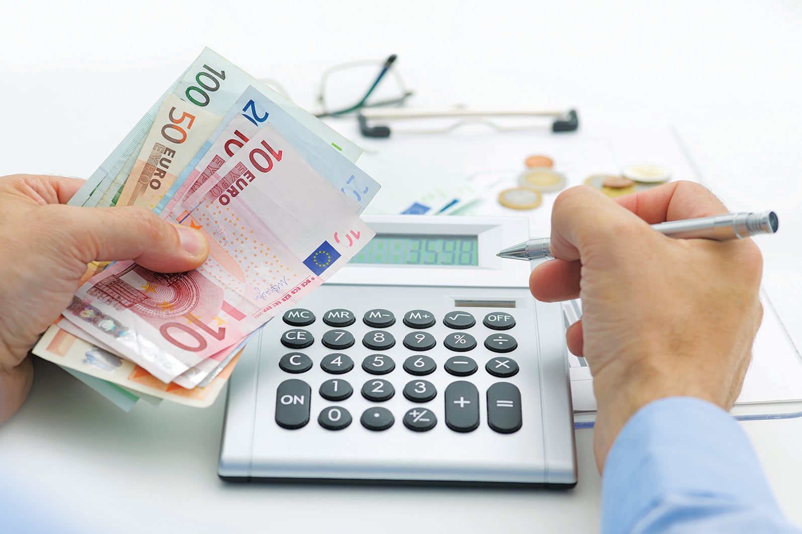 Πάνω από 1 εκατ. ελεύθεροι επαγγελματίες υποβάλλουν το νέο Ε3: Οι αλλαγές που προβλέπονται – Ποιοι επιβαρύνονται