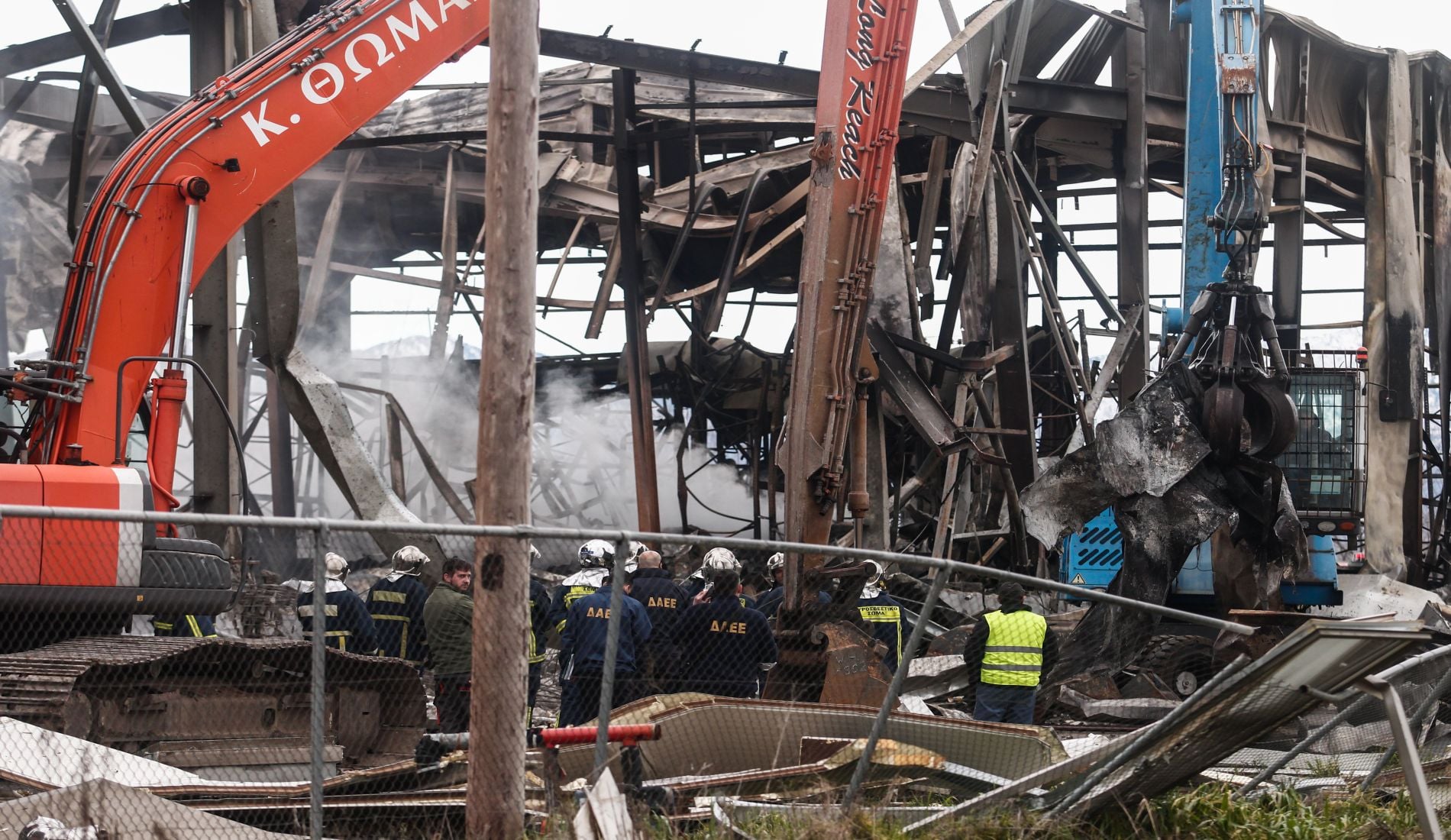 Ανατροπή στην υπόθεση του εργοστασίου «Βιολάντα» – Κατασκευαστικό λάθος φαίνεται να προκάλεσε τη φονική έκρηξη