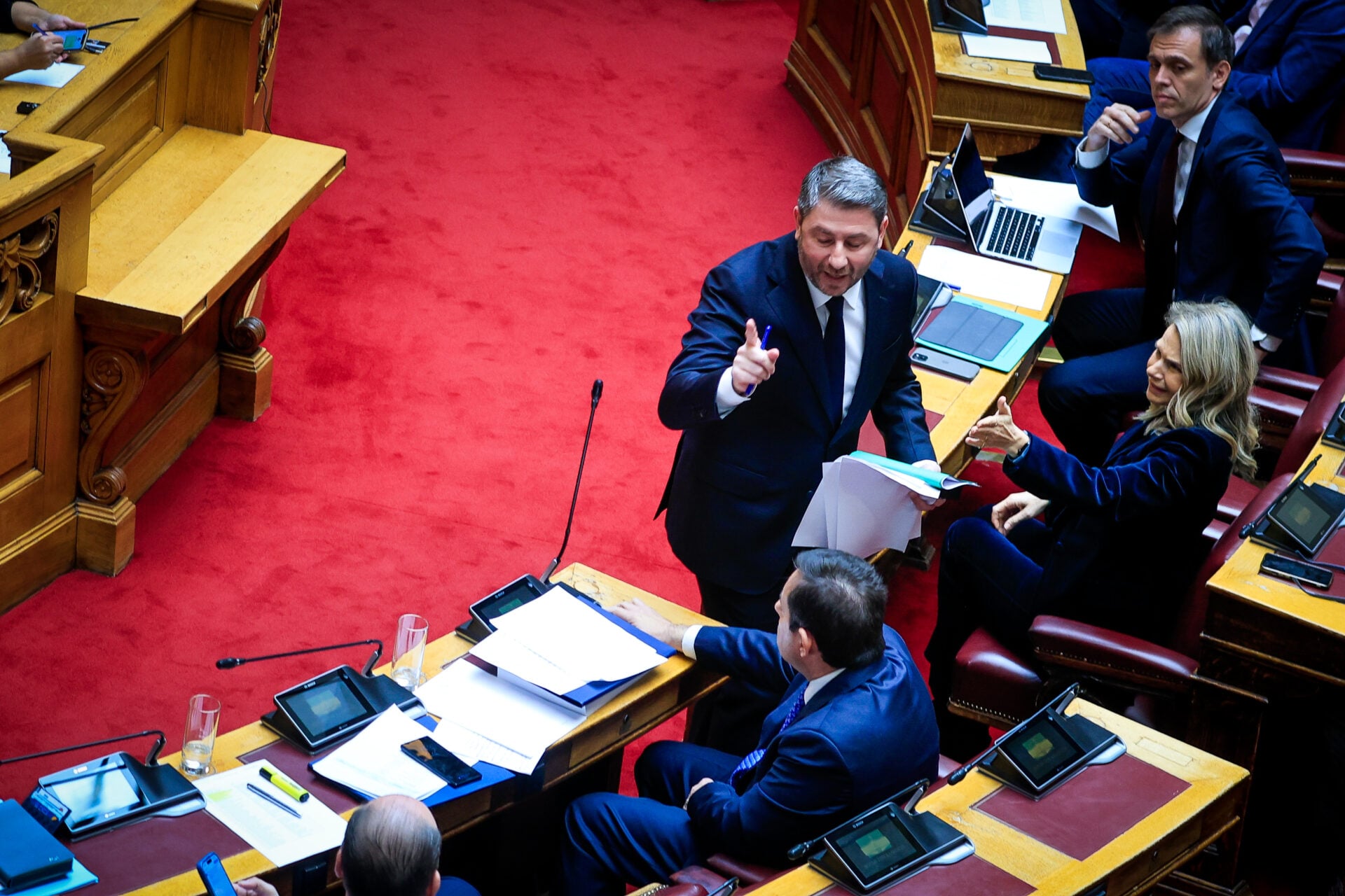 Καυγάς στη Βουλή για τον ΟΠΕΚΕΠΕ: «Φωτιές» άναψε η ατάκα Λαζαρίδη στον Ανδρουλάκη για τον «κουμπάρο»