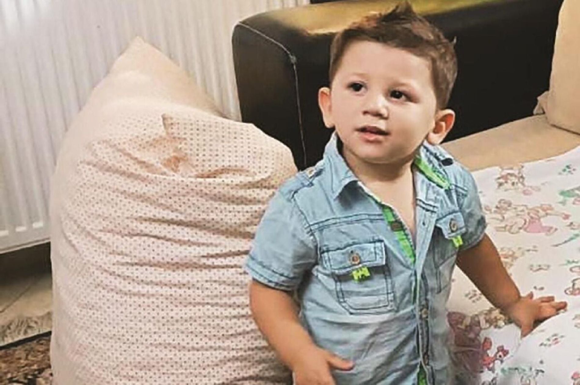 Αναβιώνει η υπόθεση του 3χρονου Άγγελου που «έσβησε» μετά από βασανιστήρια: Στα δικαστήρια η μητέρα και ο πατριός του