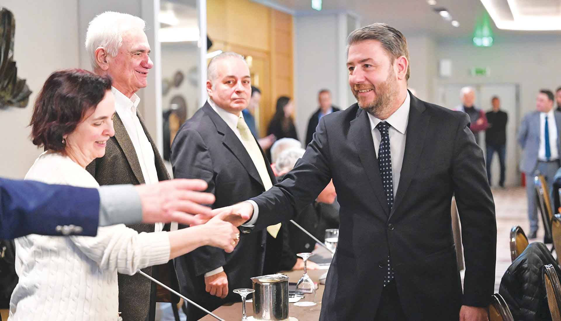 Μήνυμα Ανδρουλάκη στους δελφίνους!