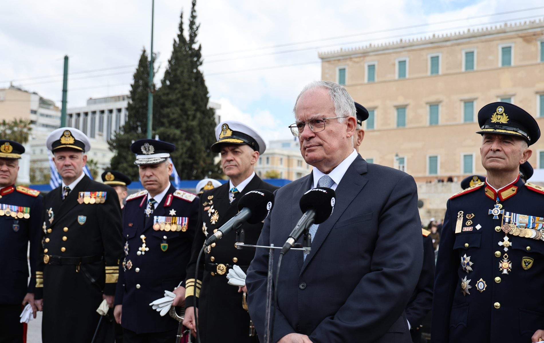 Ο Τασούλας ευτελίζει τον θεσμό του προέδρου (βίντεο)