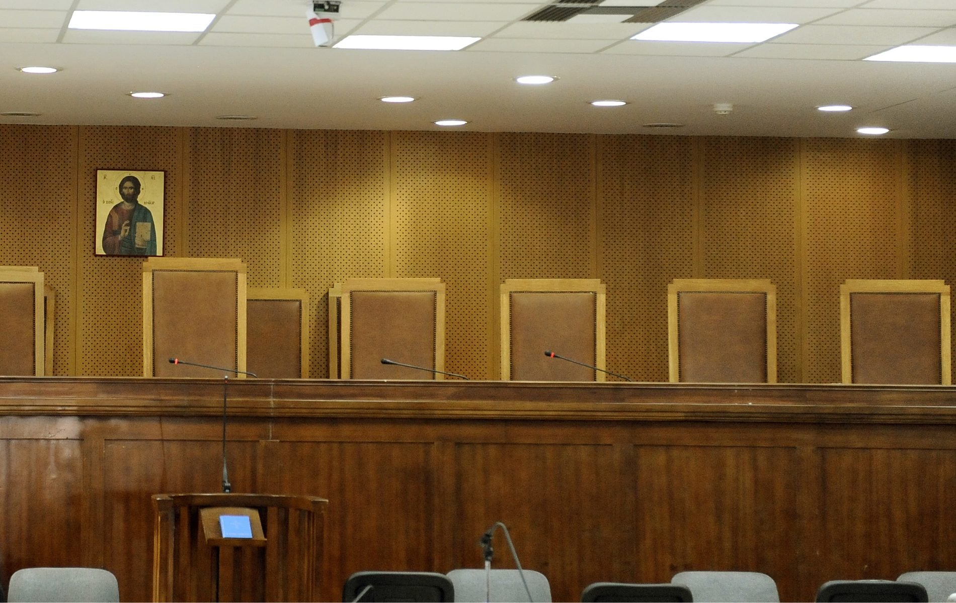 Δικαστικό «ράπισμα» στην αναλγησία των Servicers