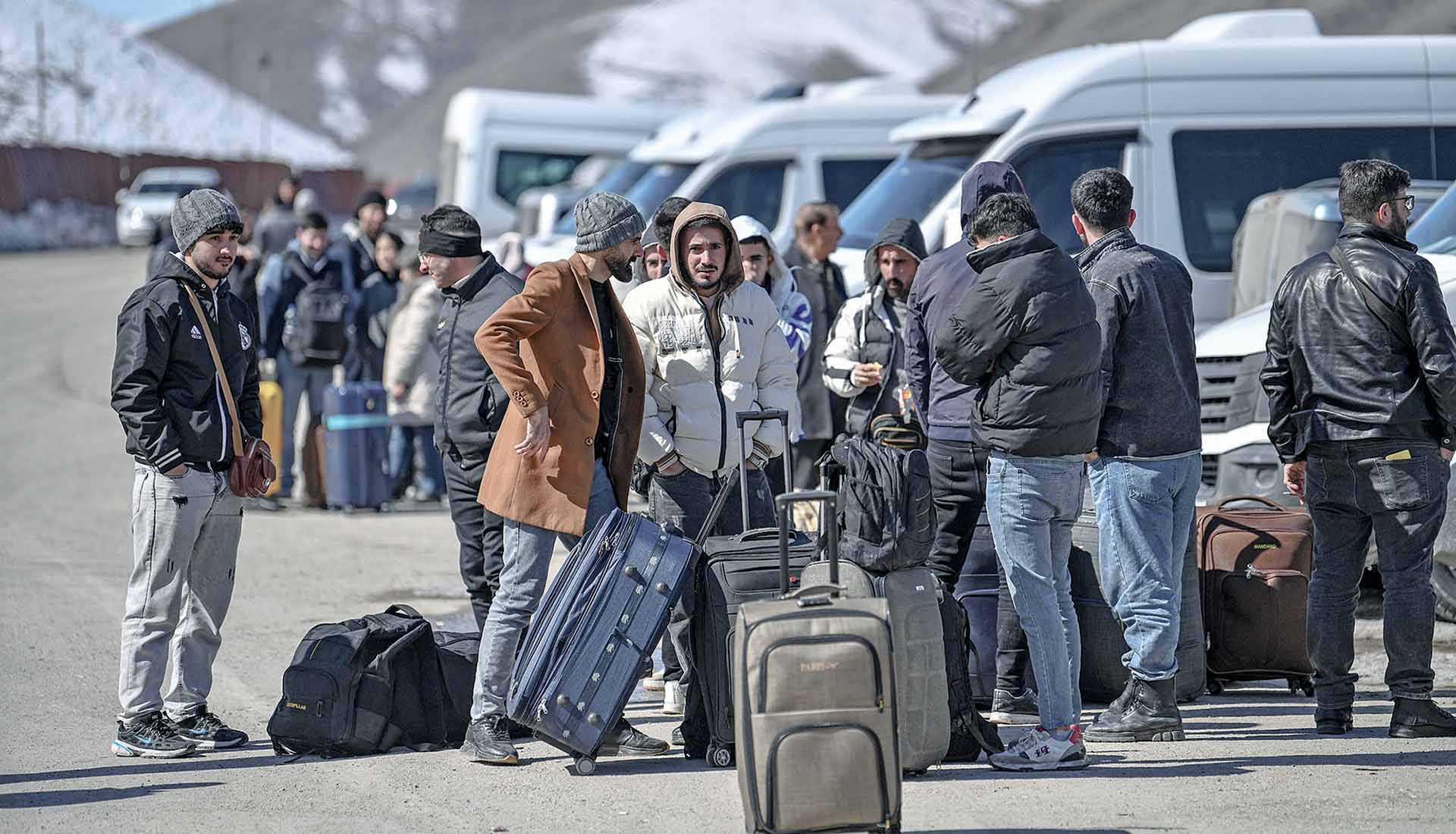 Πόλεμος και στο βάθος… προσφυγιά