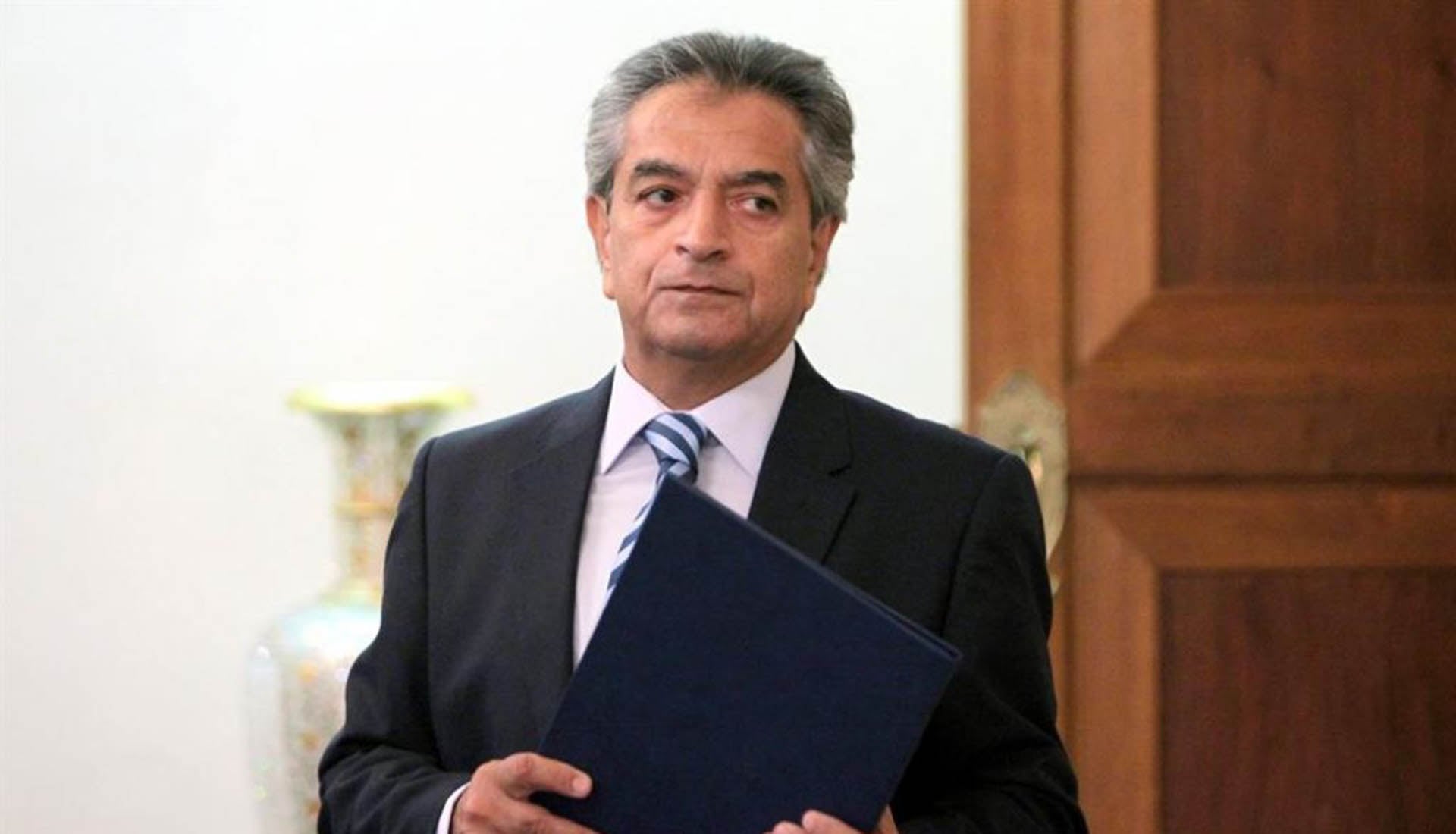 «Ή να αλλάξει το καθεστώς των βάσεων ή να φύγουν»