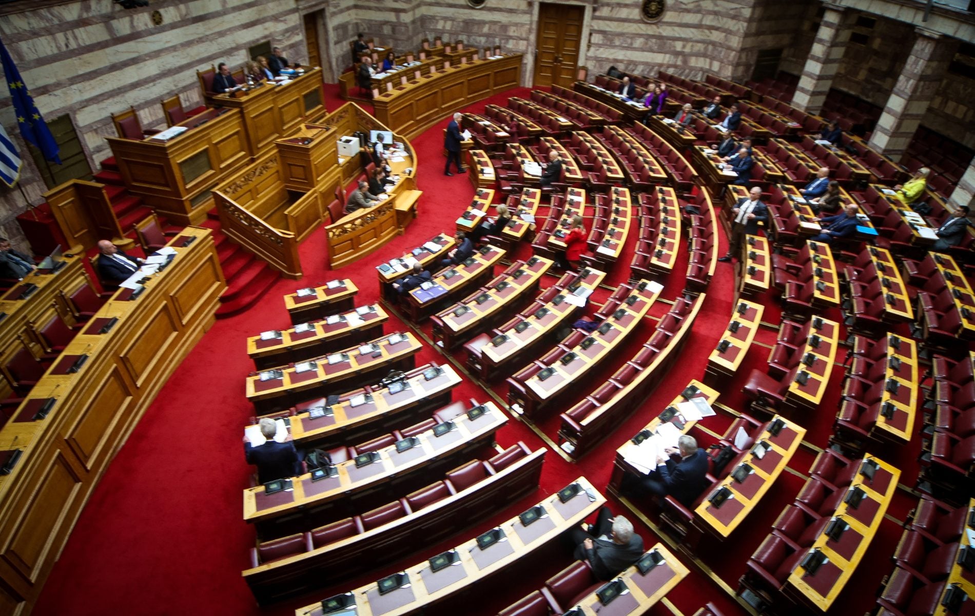 Πυρά κατά ριπάς από την Αντιπολίτευση για τον ΟΠΕΚΕΠΕ: «Μαφιόζικη ομερτά και γαλάζιο πλυντήριο στο Μαξίμου»