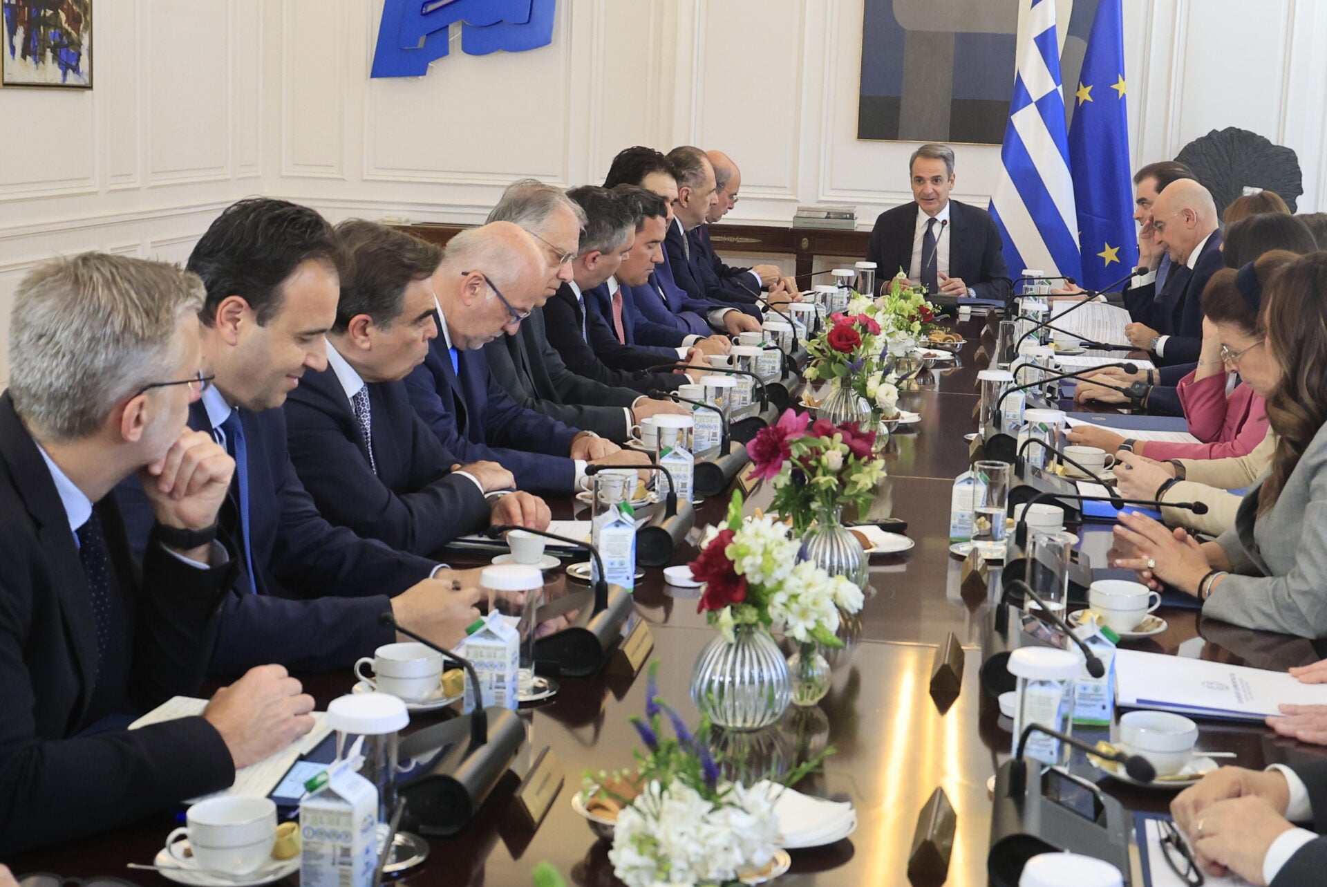 Επικοινωνιακή ανακύκλωση πάνω σε μια εθνική τραγωδία: Το «νέο» κυβερνητικό μέτρο για τις αποζημιώσεις στα θύματα των Τεμπών που ήταν ήδη γνωστό…