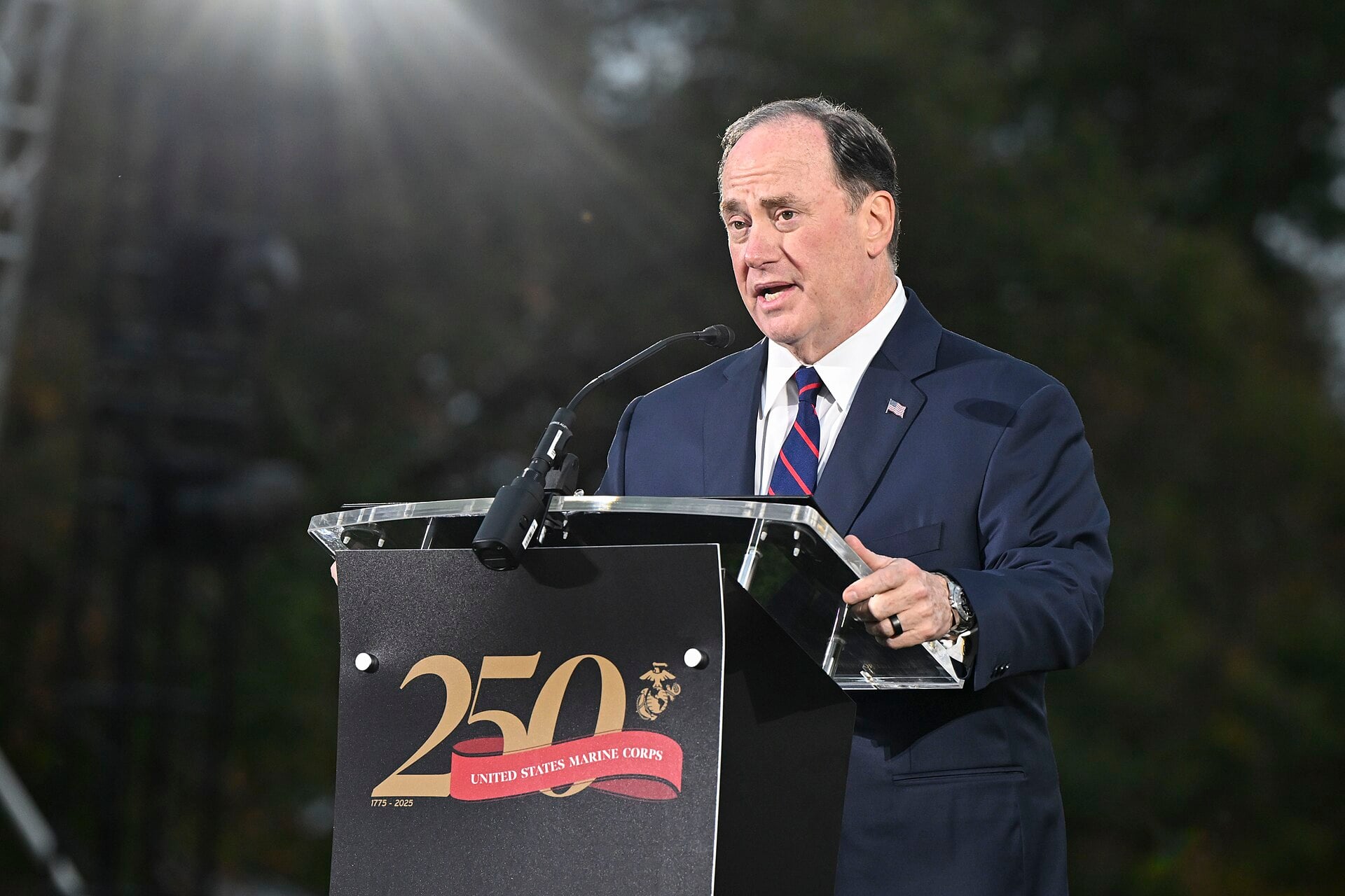 Αιφνιδιαστική παραίτηση του Υπουργού Ναυτικού των ΗΠΑ εν μέσω αποκλεισμού του Ιράν