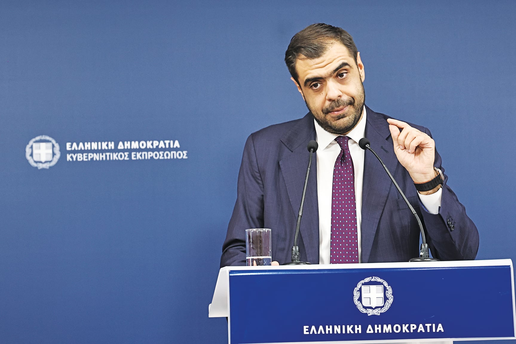 Αμήχανος μπροστά στην αλήθεια ο εκπρόσωπος της κυβέρνησης των σκανδάλων