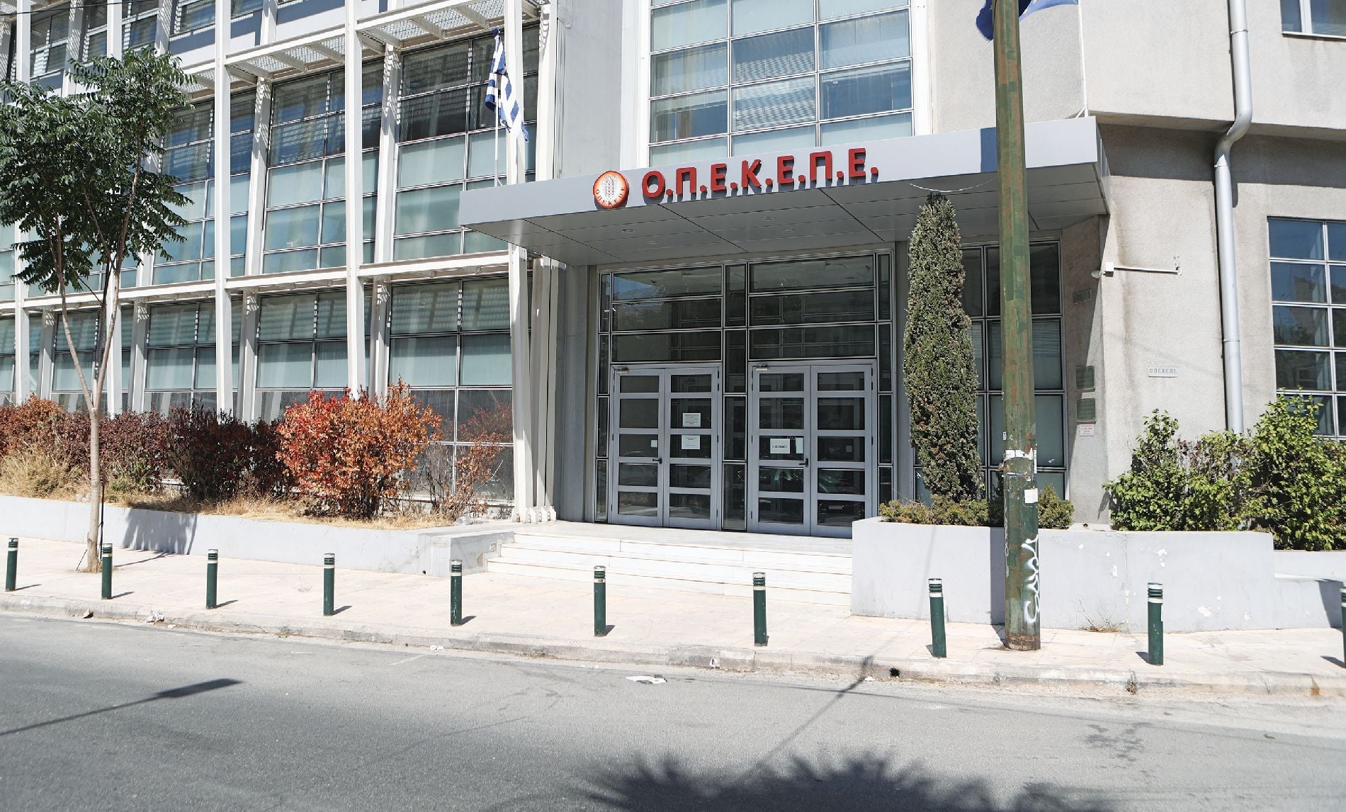 Κυβέρνηση υποδίκων και εκβιαζομένων! – Ανατίναξε τα θεμέλια του Μαξίμου η δικογραφία για τον ΟΠΕΚΕΠΕ