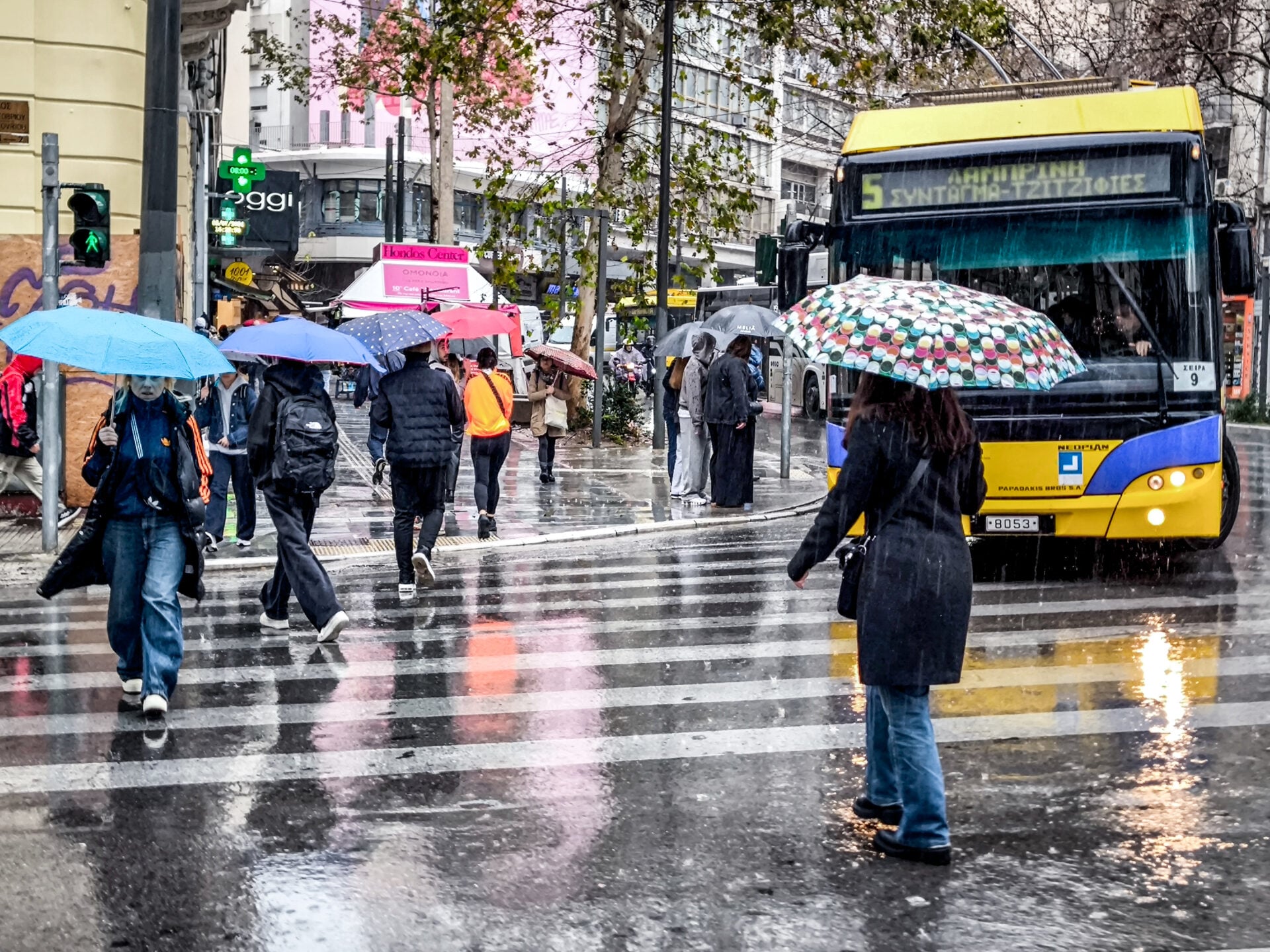Φθινοπωρινός και σήμερα ο καιρός με βροχές και βοριάδες – Πού θα κυμανθεί η θερμοκρασία (video)