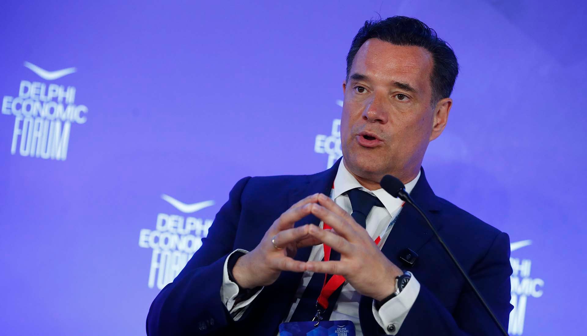 Ο Αδωνις εμφανίστηκε με.. ολόγραμμα στο συνέδριο του ΕΚΑΒ