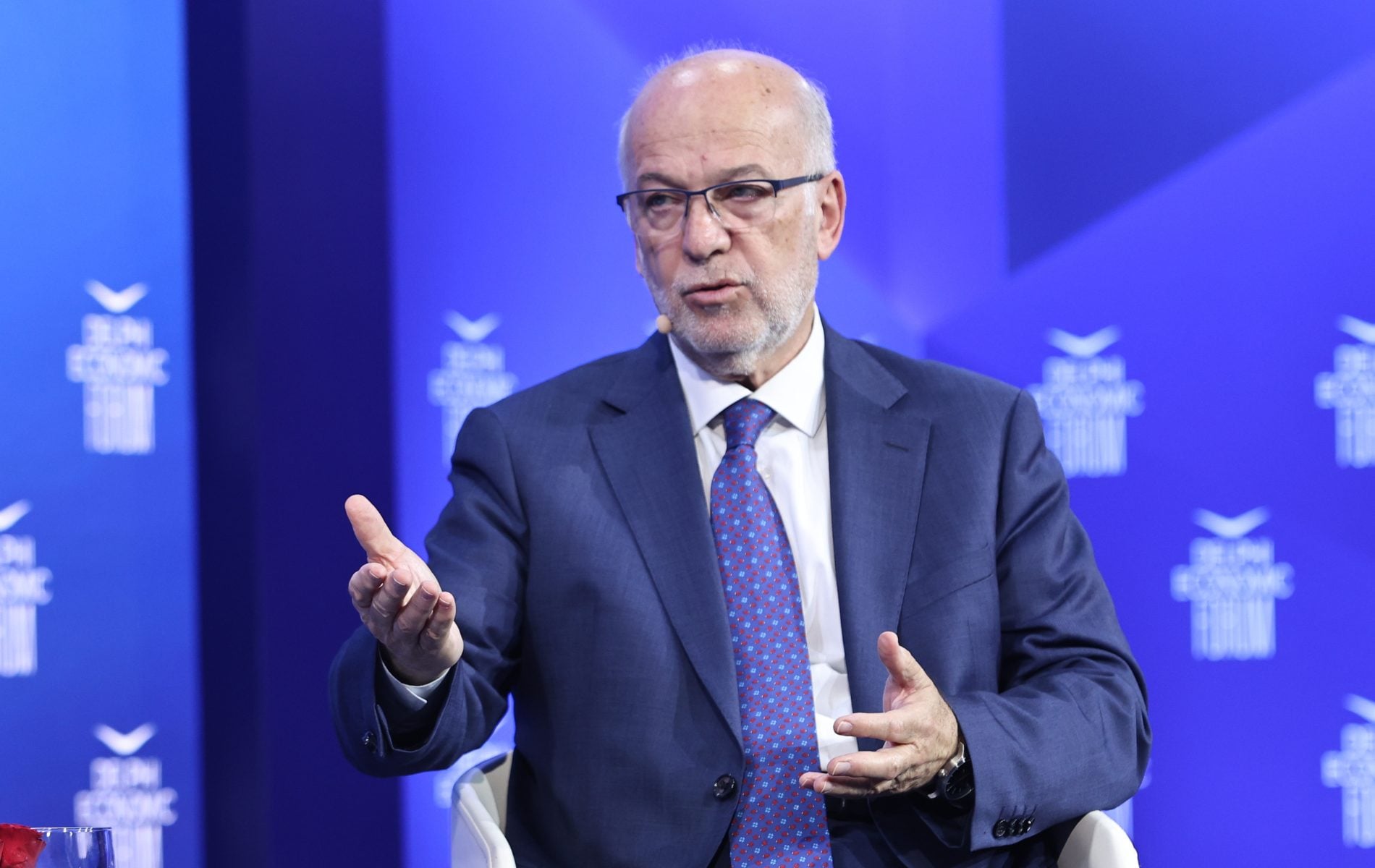 Ο Φλωρίδης θυμήθηκε να θεσπίσει νομοθετική ρύθμιση για δίκες πολιτικών…