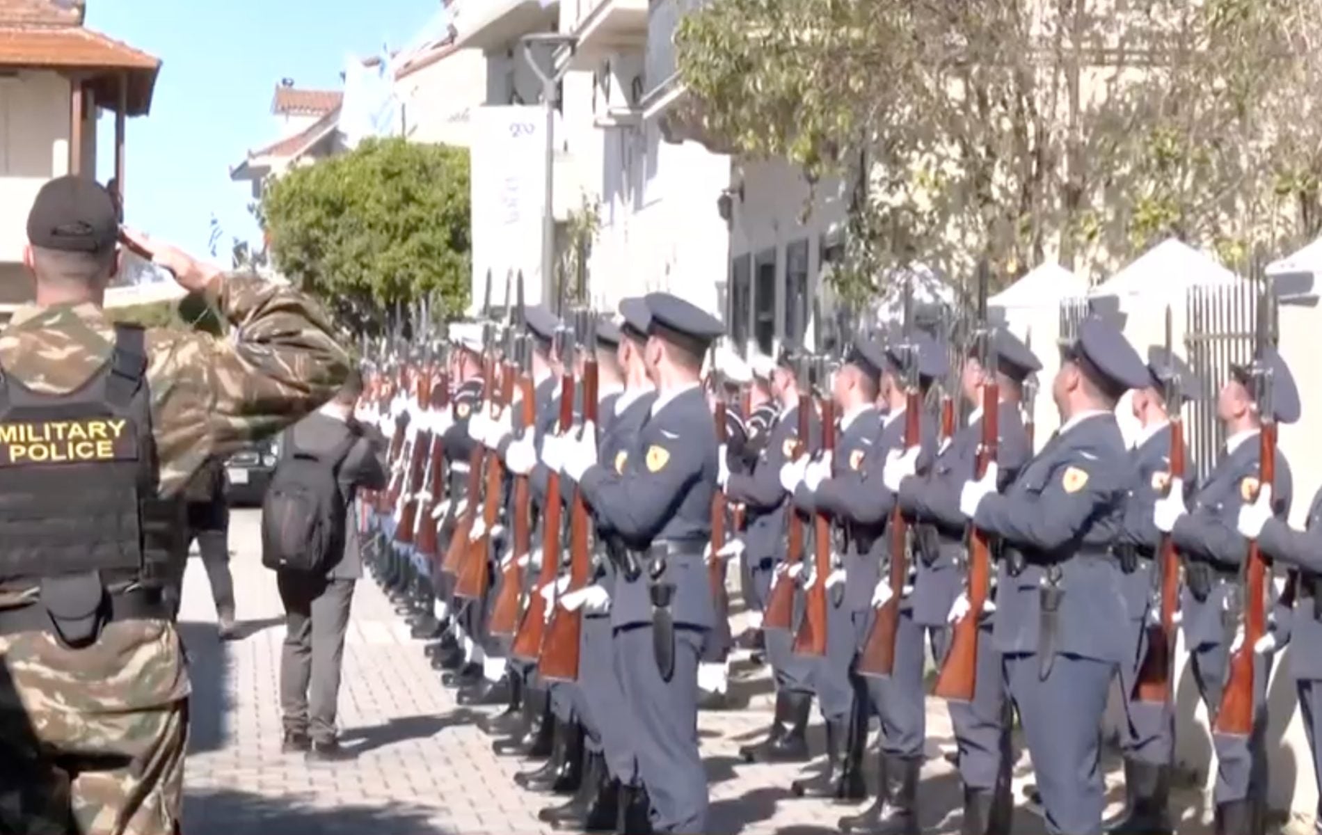 Μεσολόγγι: 200 Χρόνια από την Αθάνατη Έξοδο – Η Ελλάδα Υποκλίνεται στο Μεγαλείο των Ελεύθερων Πολιορκημένων