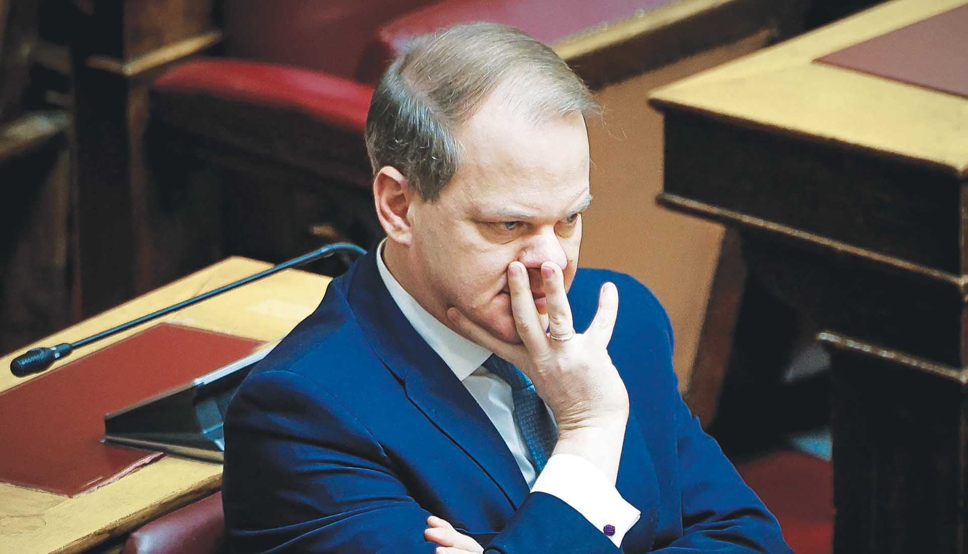 Κώστας Αχ. Καραμανλής: Αμετανόητος και θρασύς αρνείται να παραιτηθεί