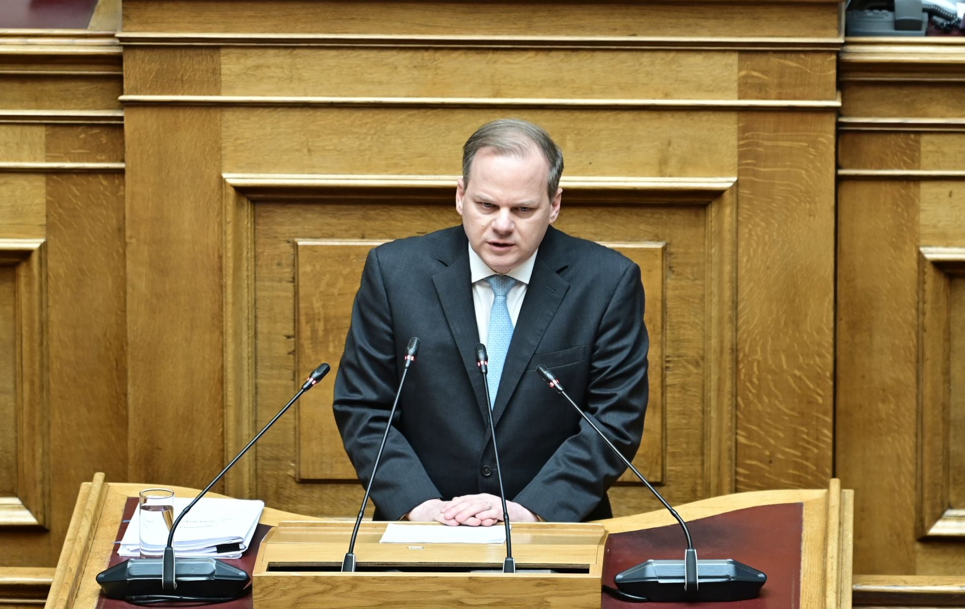 Αντανακλαστικά… παχύδερμου επέδειξε ο Κώστας Αχ. Καραμανλής