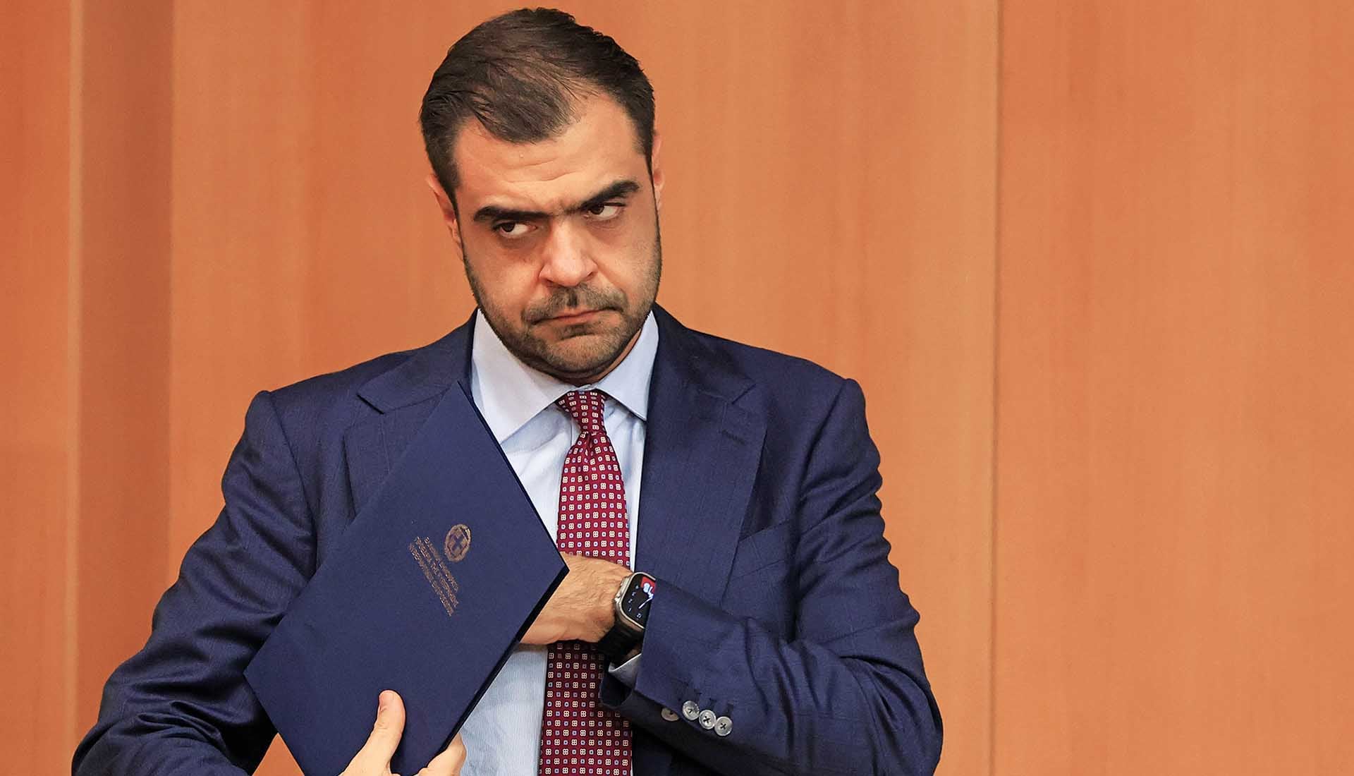 Ο τοξικός Μαρινάκης ζητάει και τα ρέστα!