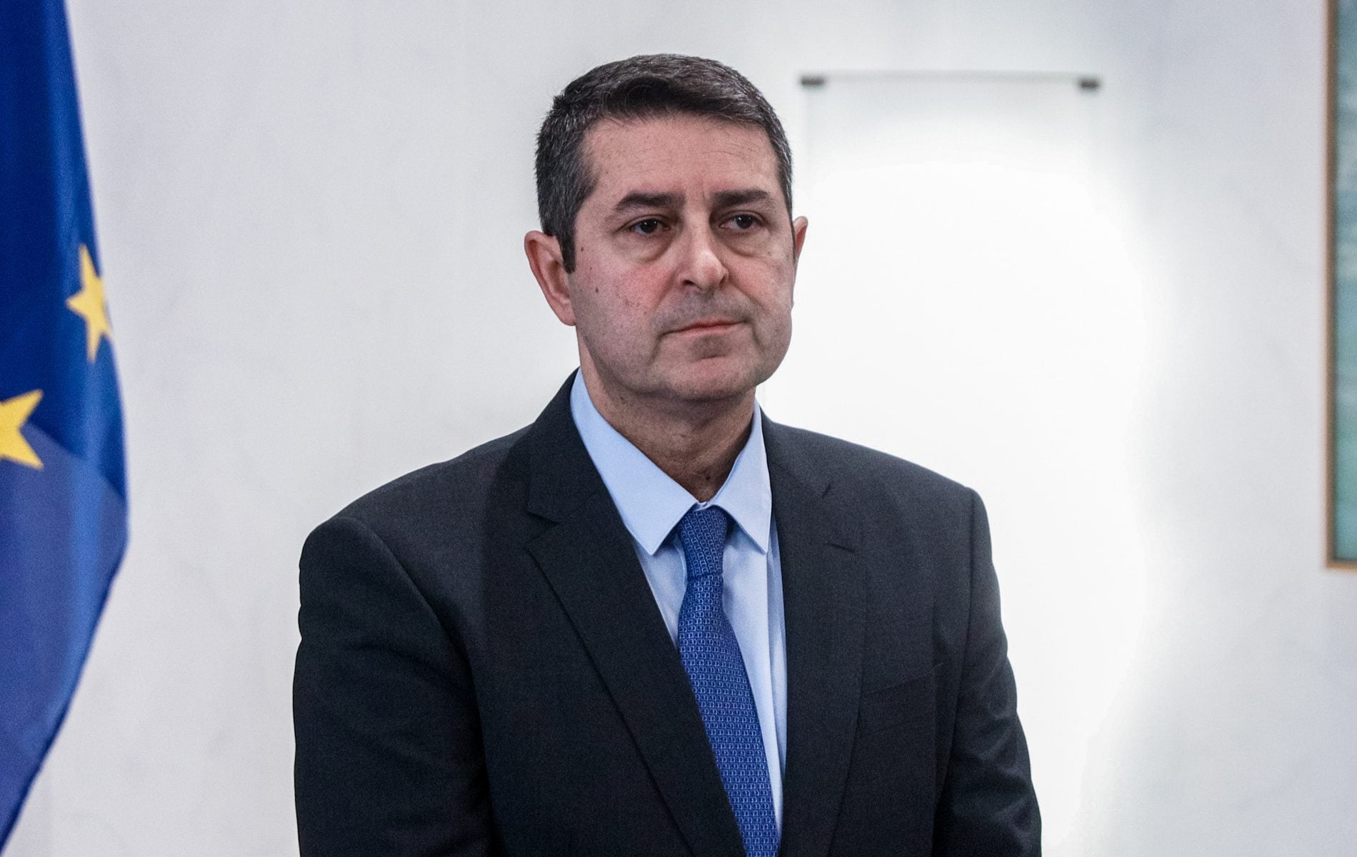 Σε κρίσιμη κατάσταση ο Γιώργος Μυλωνάκης: Υπέστη ρήξη ανευρύσματος στο Μαξίμου (βίντεο)