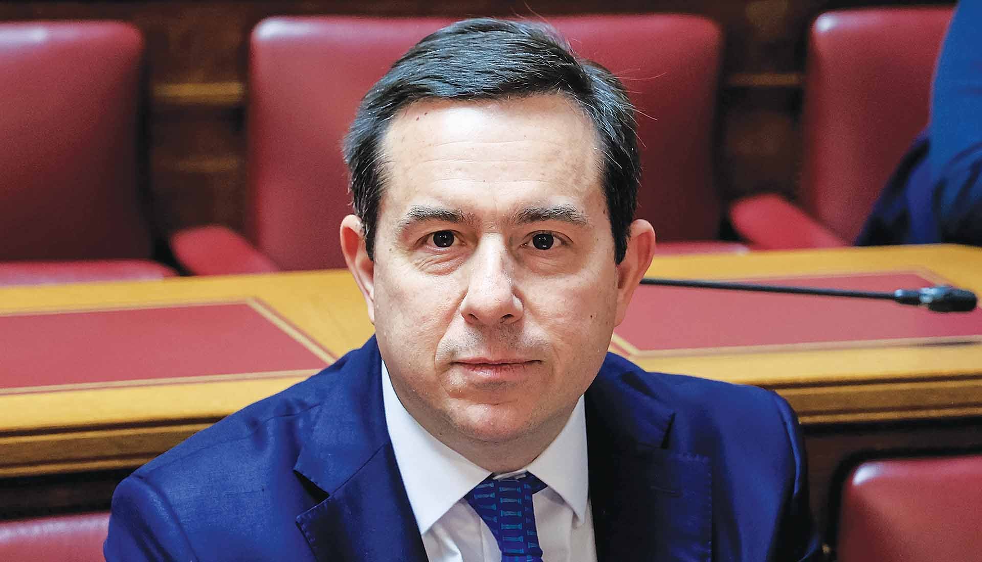 Κυβερνητική κοροϊδία: Ξανά κοινοβουλευτικός εκπρόσωπος ο Μηταράκης