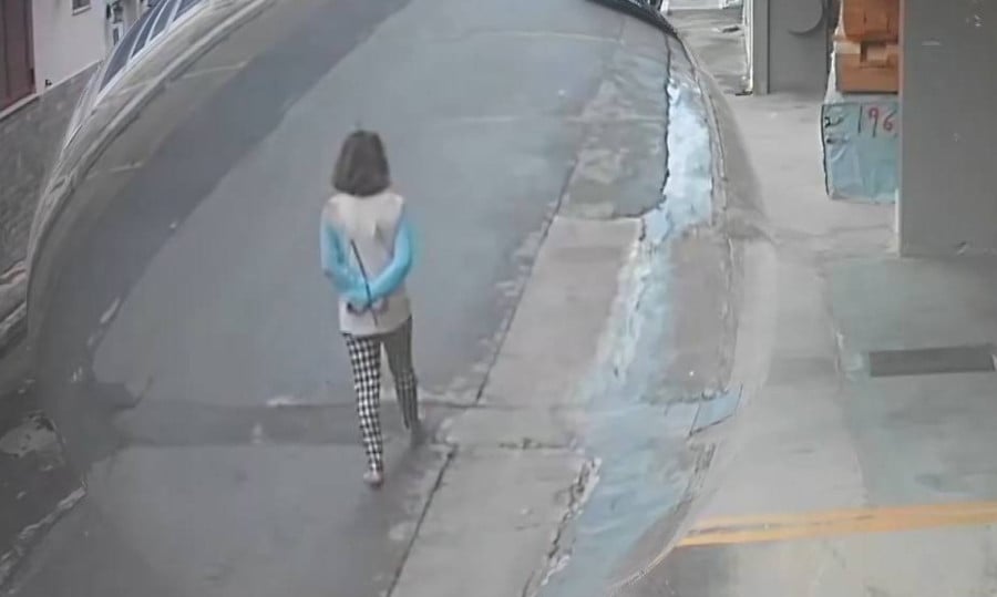 Σοκ στη Λακωνία: Γυναίκα δεμένη πισθάγκωνα περπατούσε ξυπόλητη στο δρόμο – Ζήτησε βοήθεια, ήρθε στην Αθήνα και πέθανε