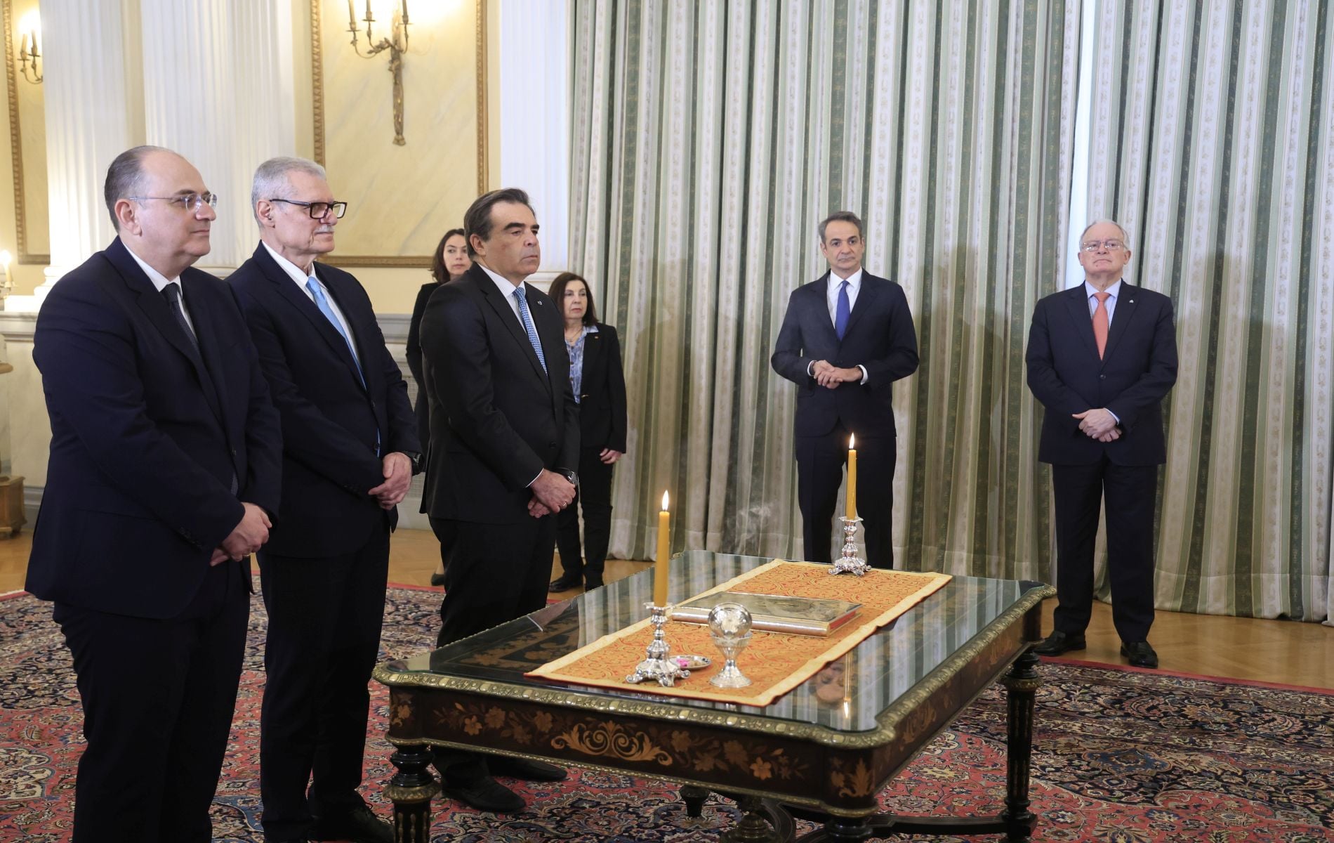 Ορκίστηκαν τα νέα μέλη της κυβέρνησης