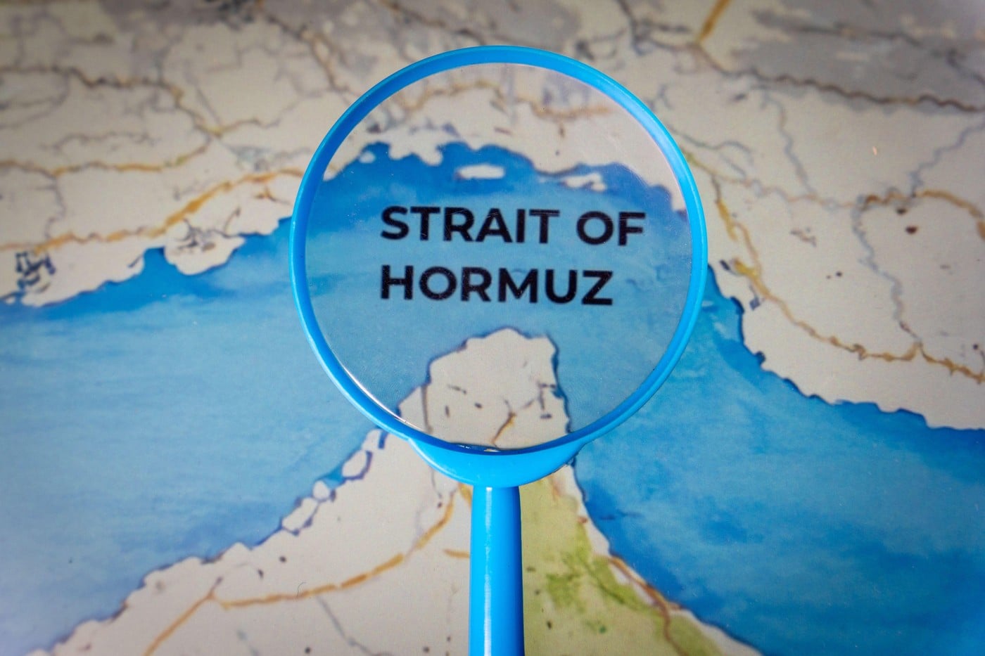 Εύθραυστη εκεχειρία και πολλαπλά μέτωπα σύγκρουσης στη Μέση Ανατολή: Κλιμακώνεται η κρίση στα στενά του Ορμούζ