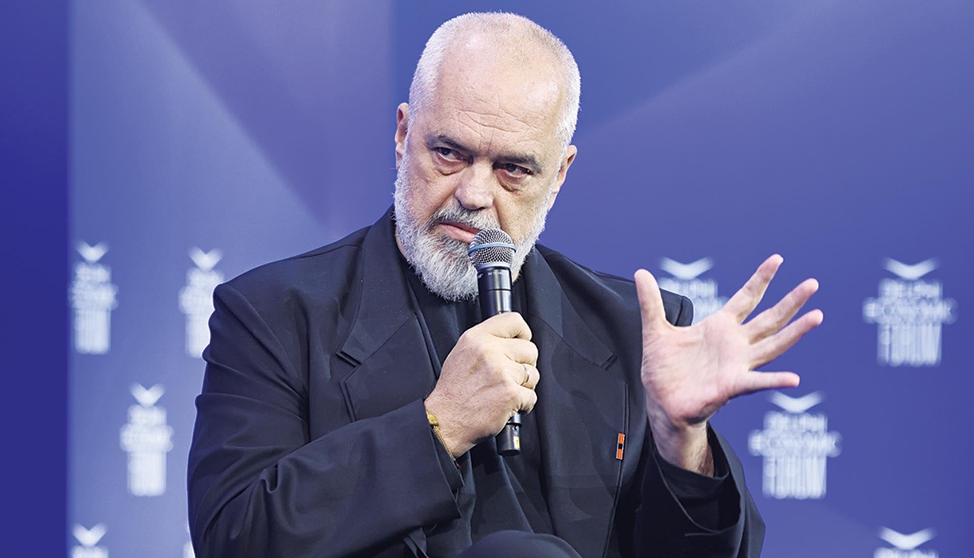 Από τις απάτες στα social μέχρι τα οικογενειακά δράματα – ένα χρονικό