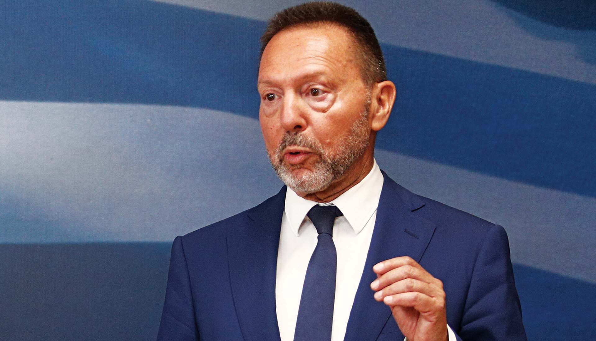 Γιάννης Στουρνάρας: Από δεκανέας του Σημίτη ισόβιος διοικητής της ΤτΕ