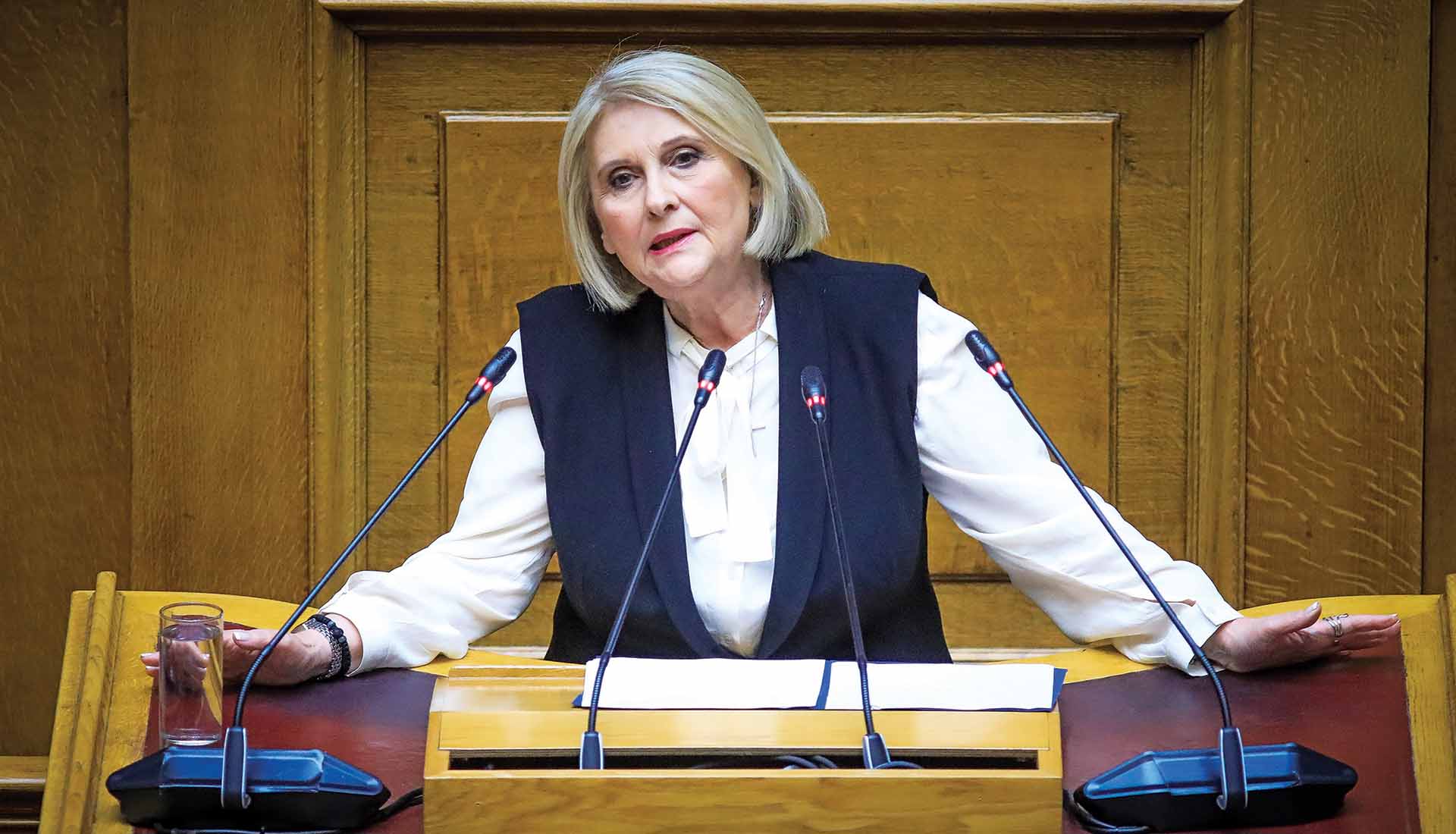 Φαιδρή επίθεση Βούλτεψη στην Κοβέσι