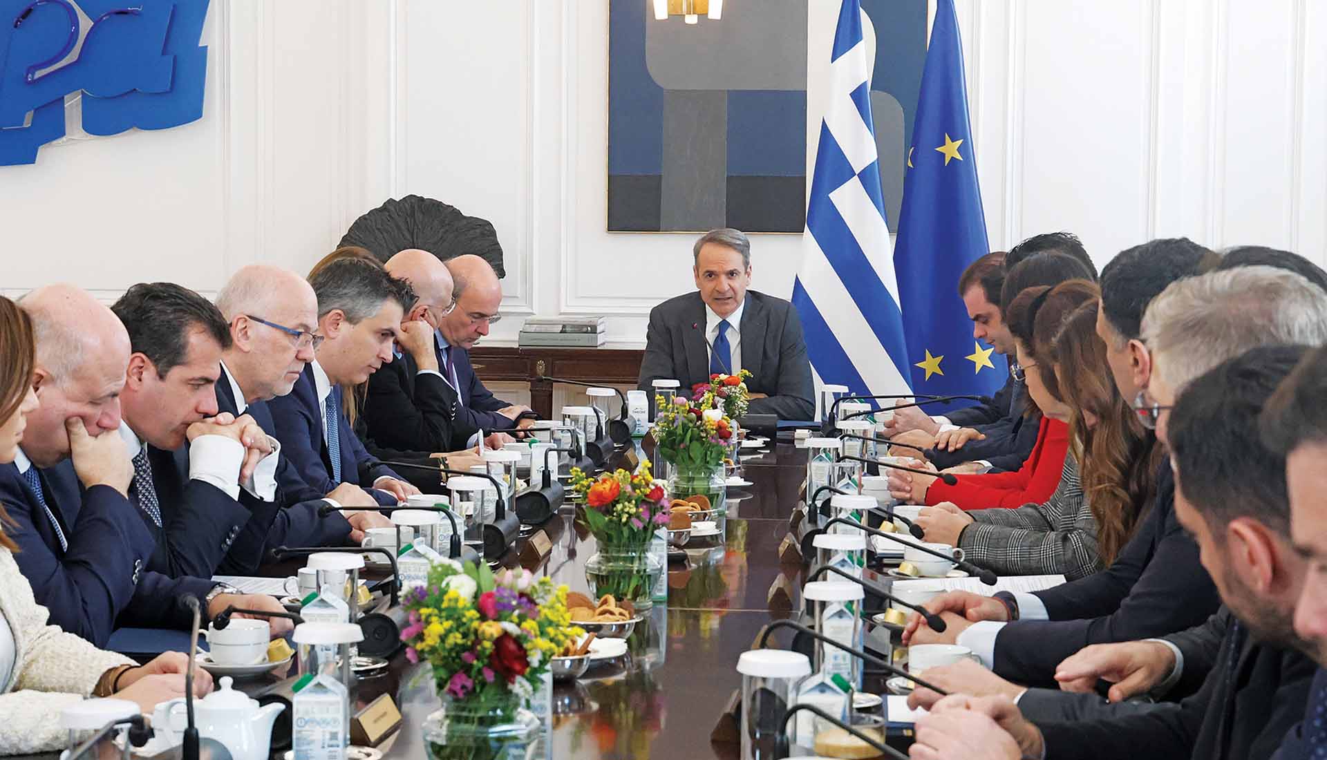 Σε ελεύθερη πτώση η κυβέρνηση