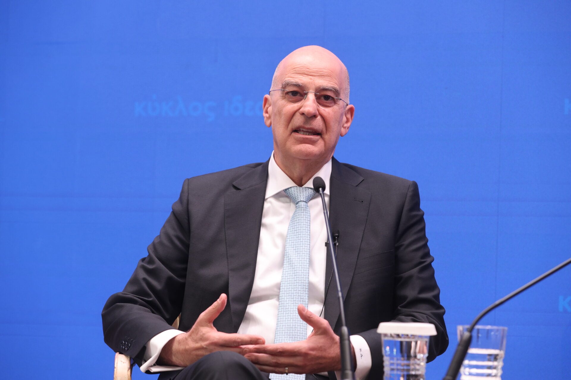 “Καρφιά” Δένδια σε Μητσοτάκη για τα “ήρεμα νερά”