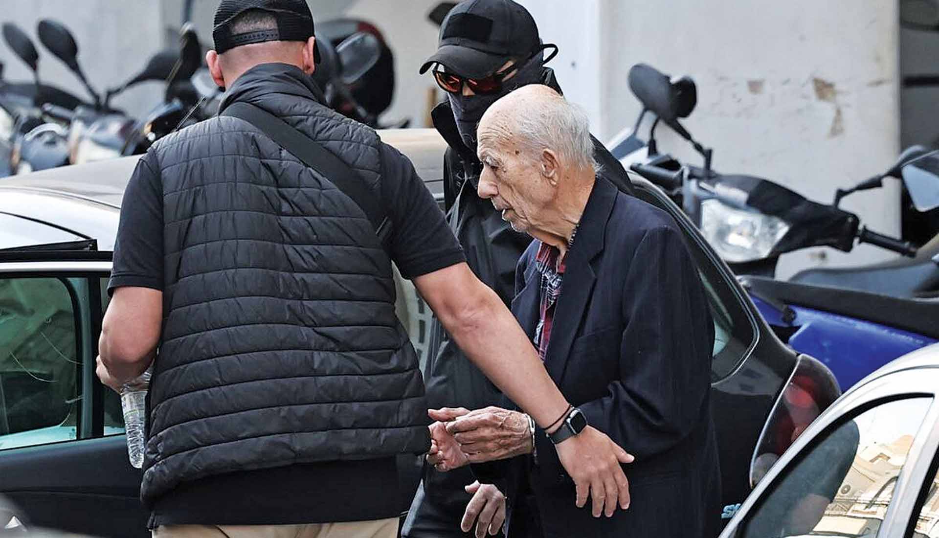 Μεταξύ οργής και χιούμορ: Μια Ελλάδα που δεν βγαίνει