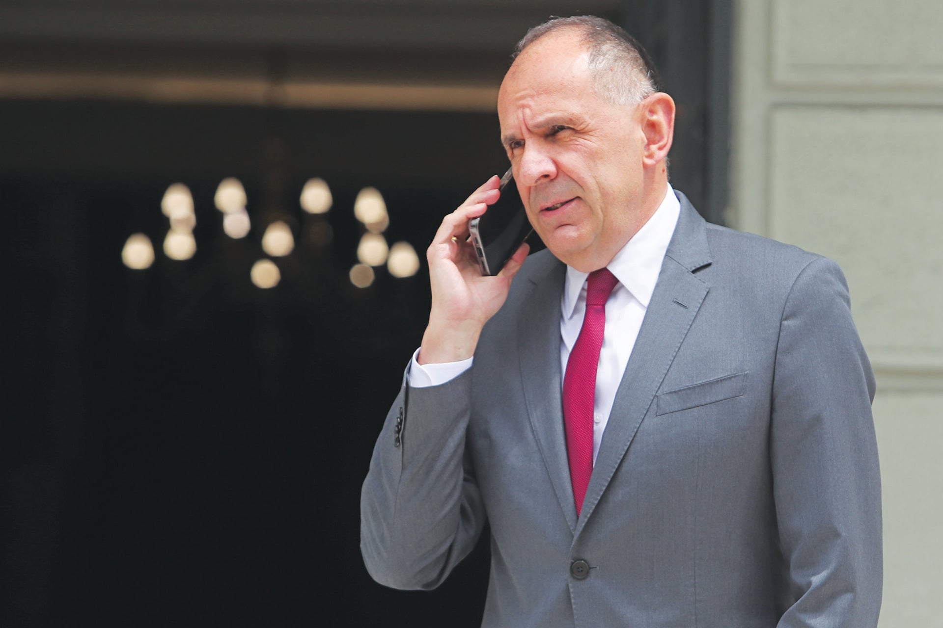 Το Μαξίμου βουλιάζει στα «ήρεμα νερά»