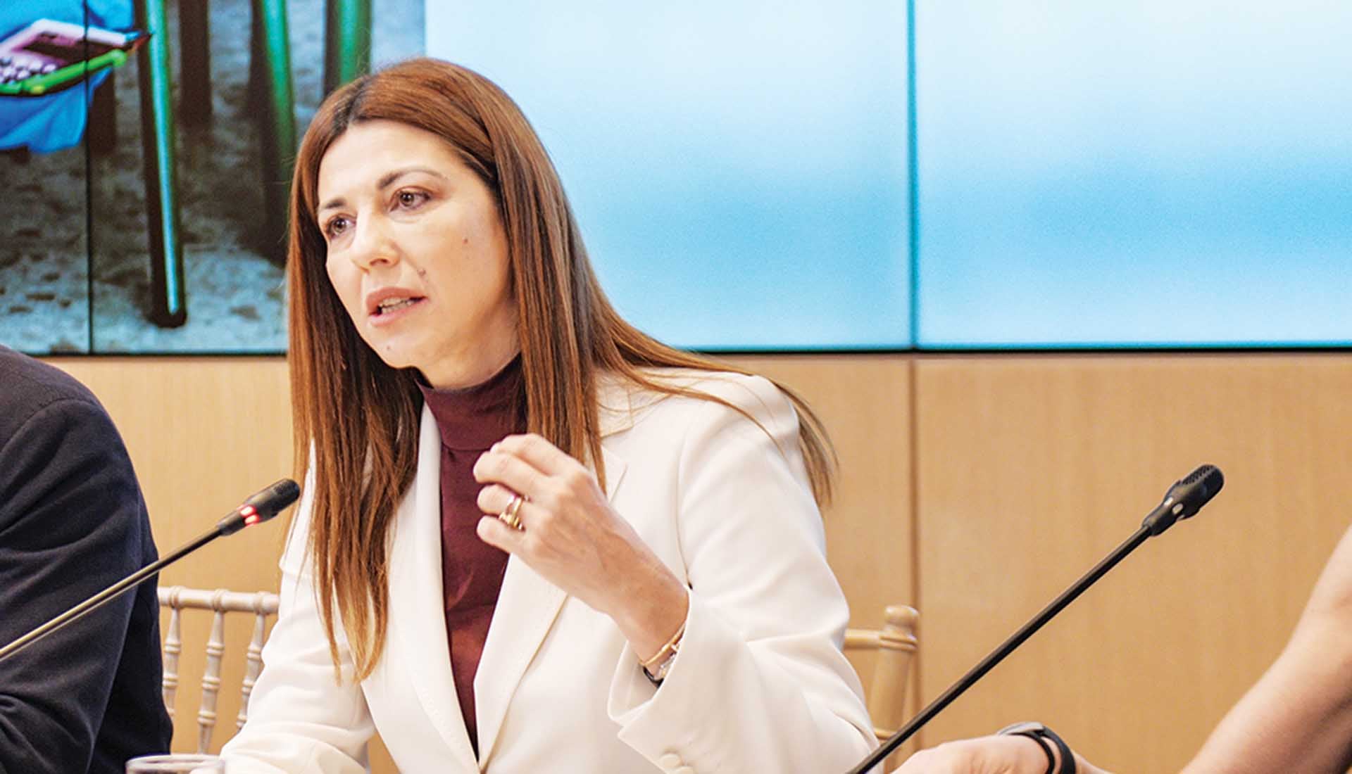 Η Χώρα του «Δεν Πληρώθηκες;» και των Κερασιών από Αδαμαντωρυχείο