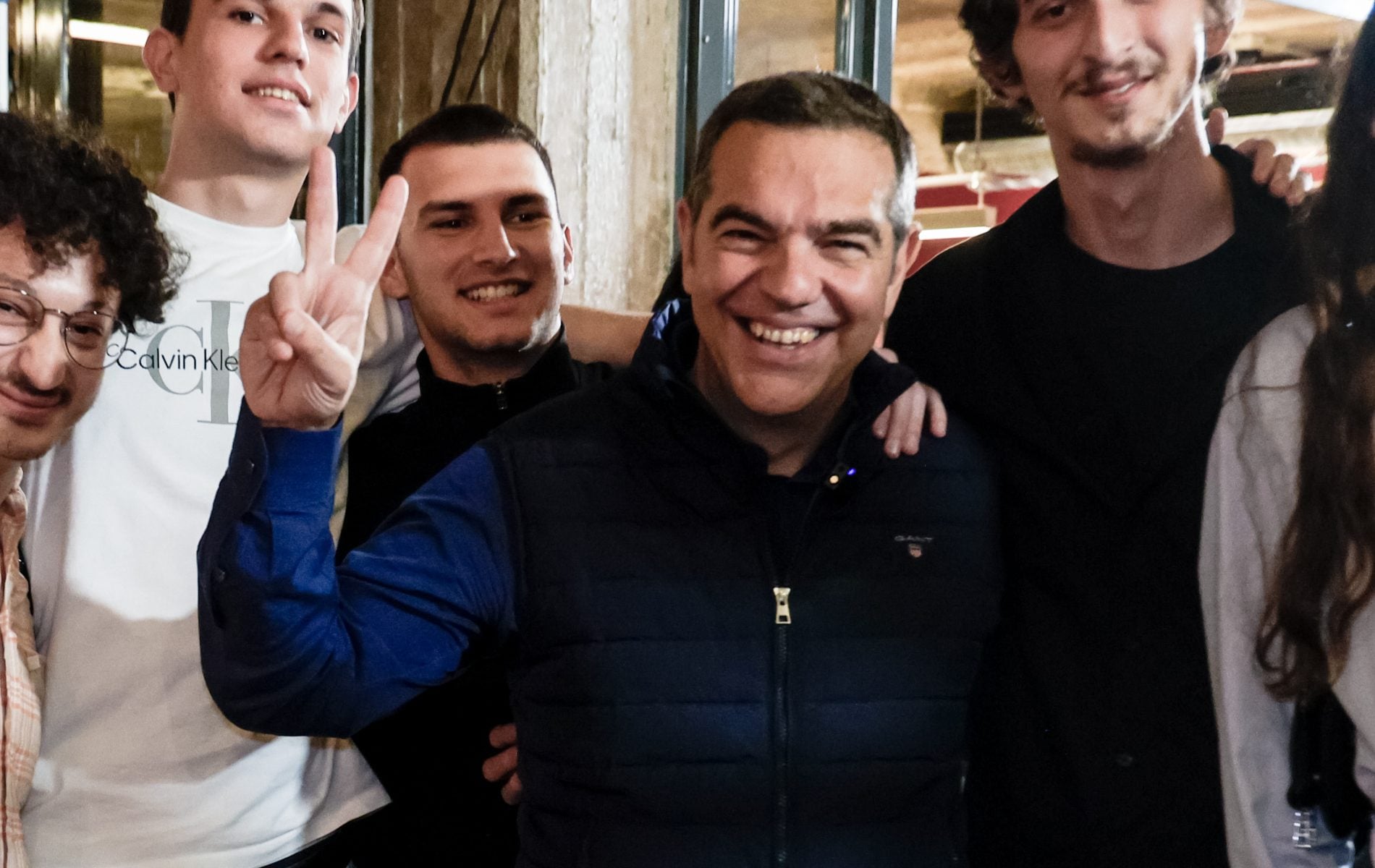 Ανακοίνωσε τα χρώματα του νέου του κόμματος με υπόνοια… Μπαρτσελόνα (βίντεο)