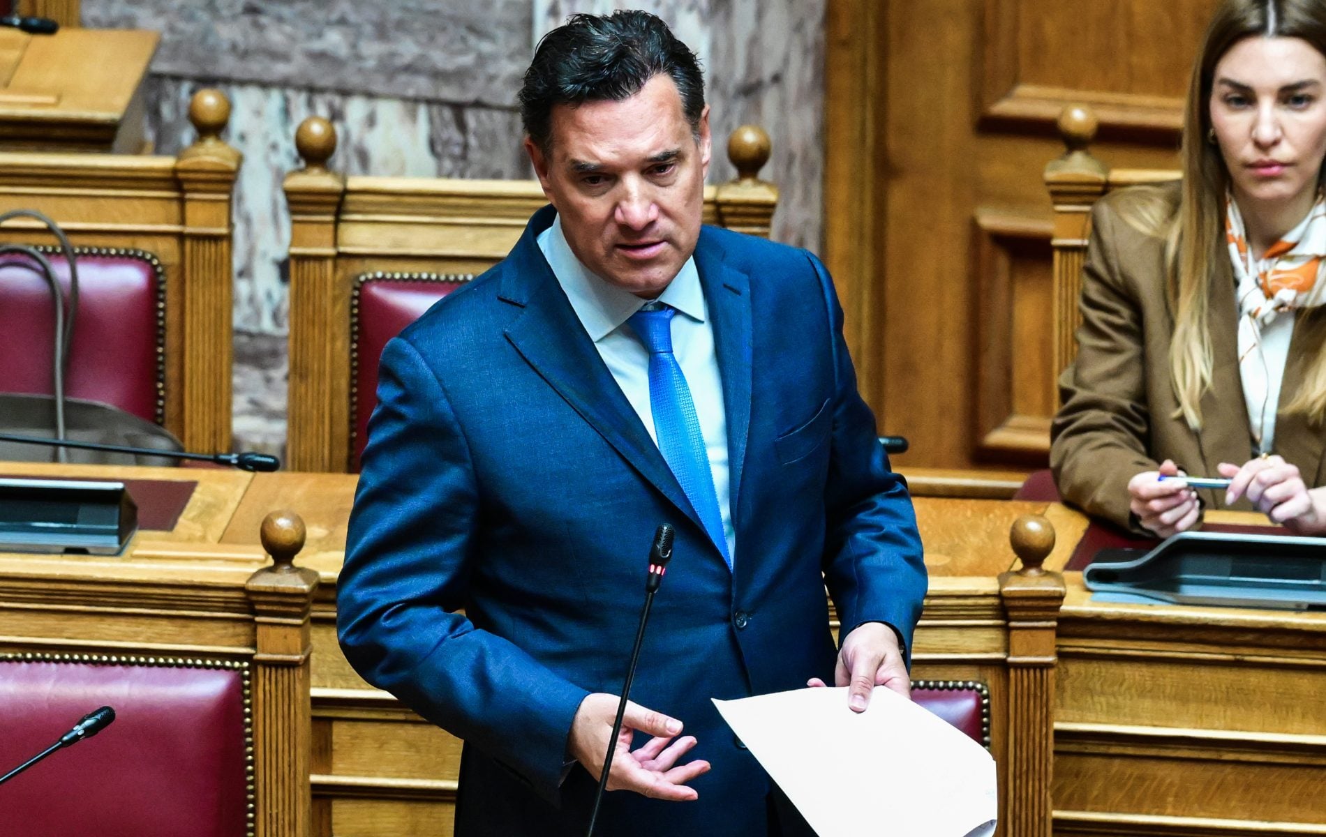 «Γυρνάνε το σύμπαν με ένα αεροπλάνο»: Νέα επίθεση Γεωργιάδη στους υπουργούς που «δεν ιδρώνουν τη φανέλα»